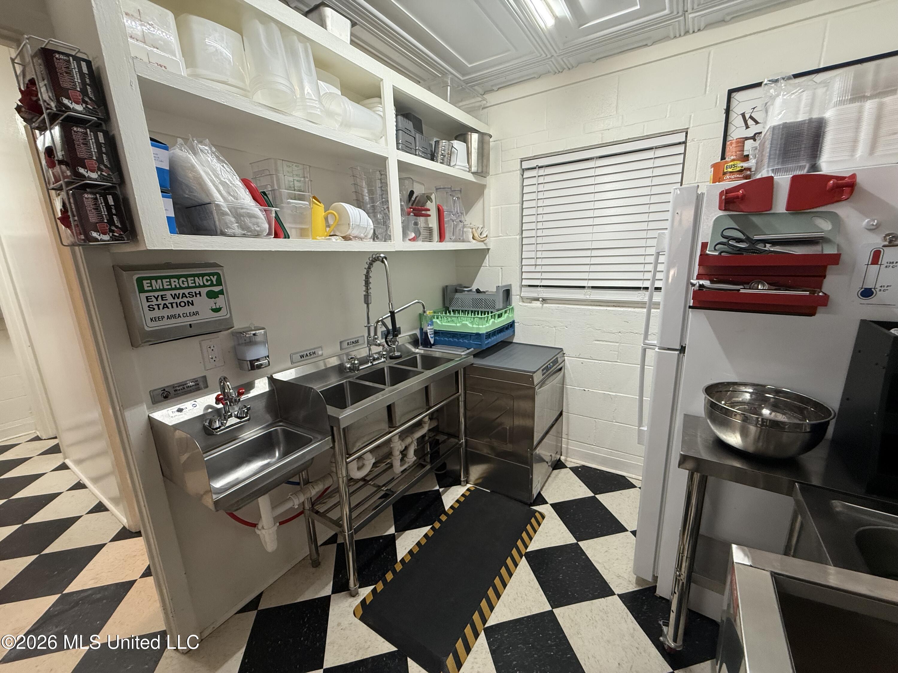 1105 Grand Avenue Property Photo 13