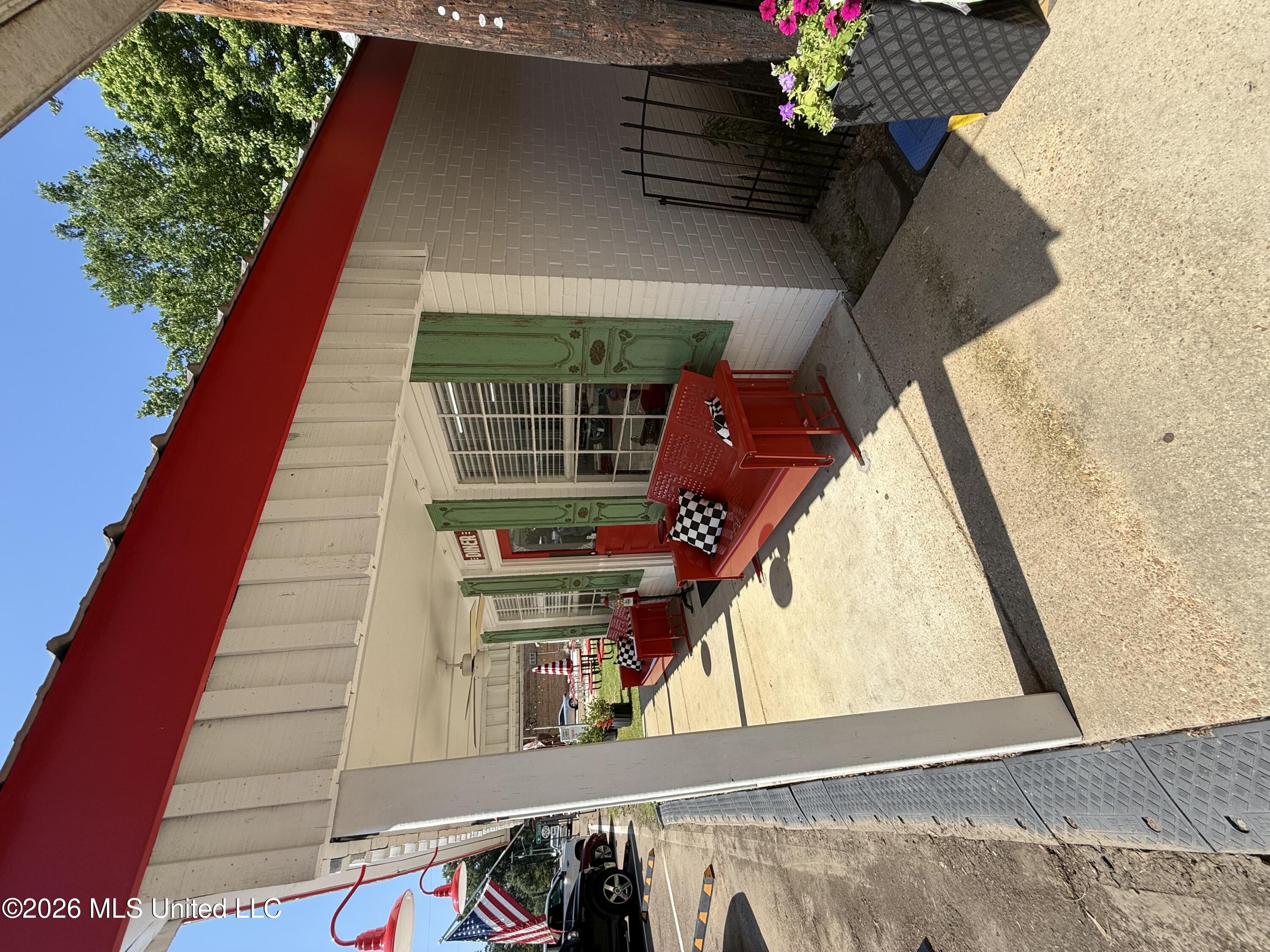 1105 Grand Avenue Property Photo 14