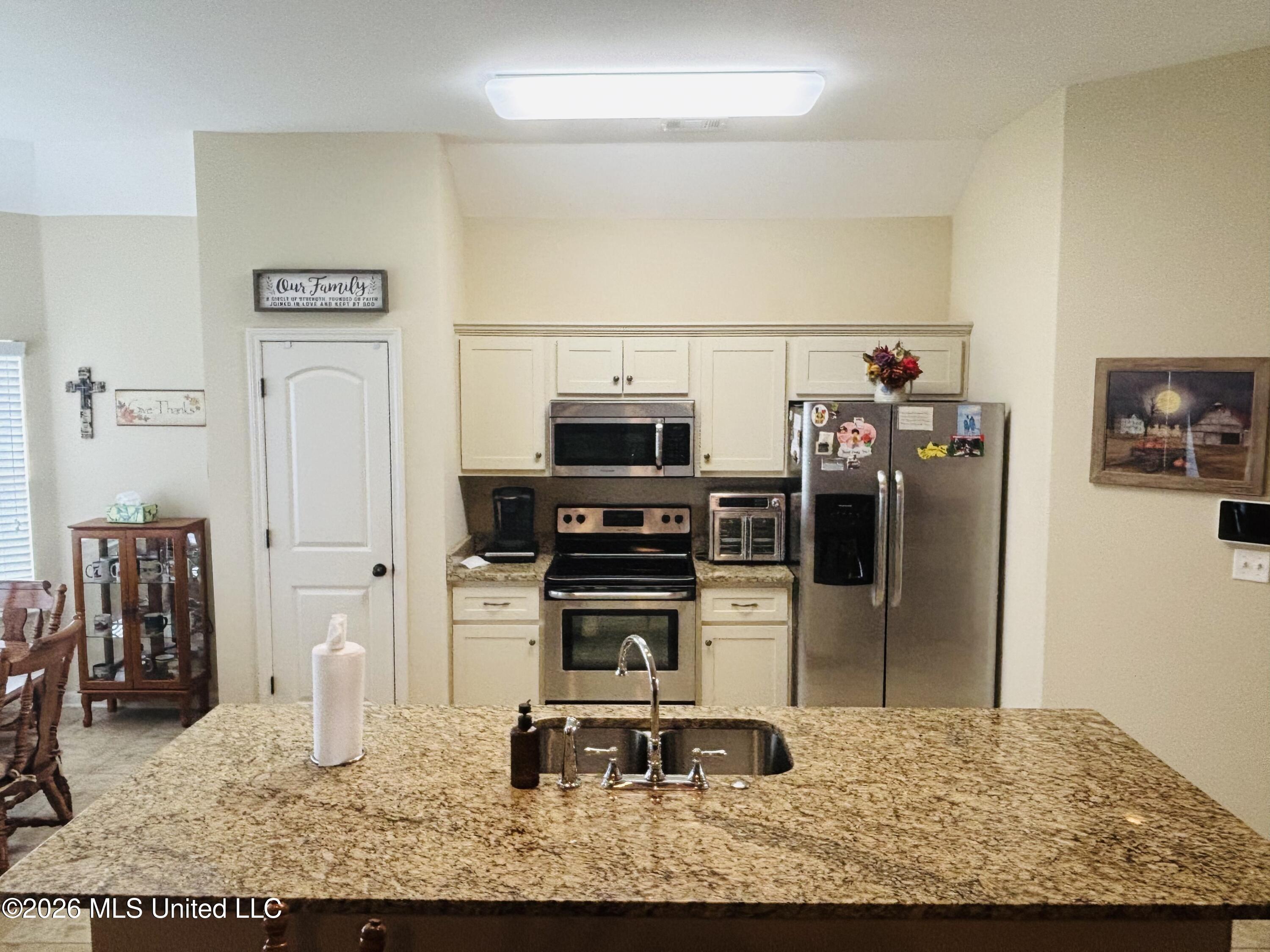 4132 Bramble Crest Drive Property Photo 5