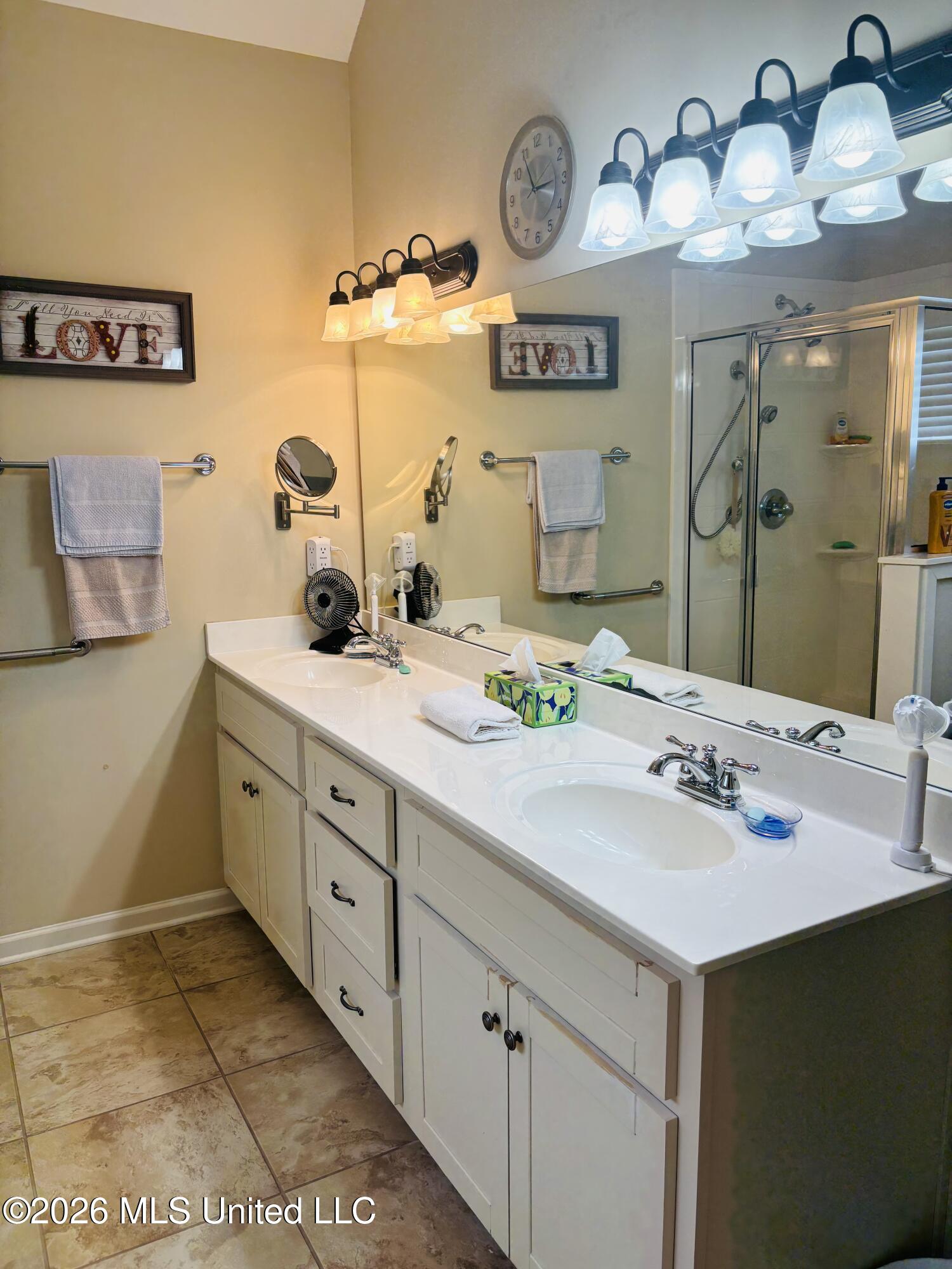 4132 Bramble Crest Drive Property Photo 11