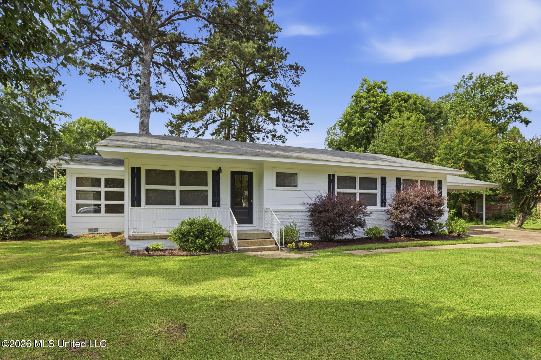 912 Lee Avenue Property Photo 2