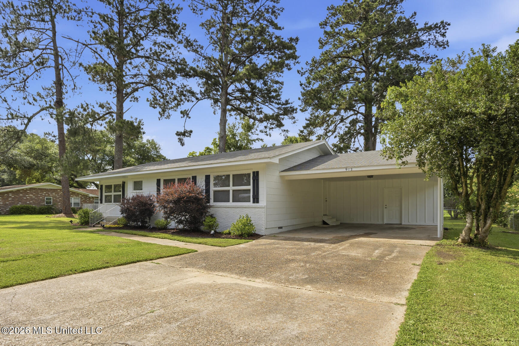 912 Lee Avenue Property Photo 3