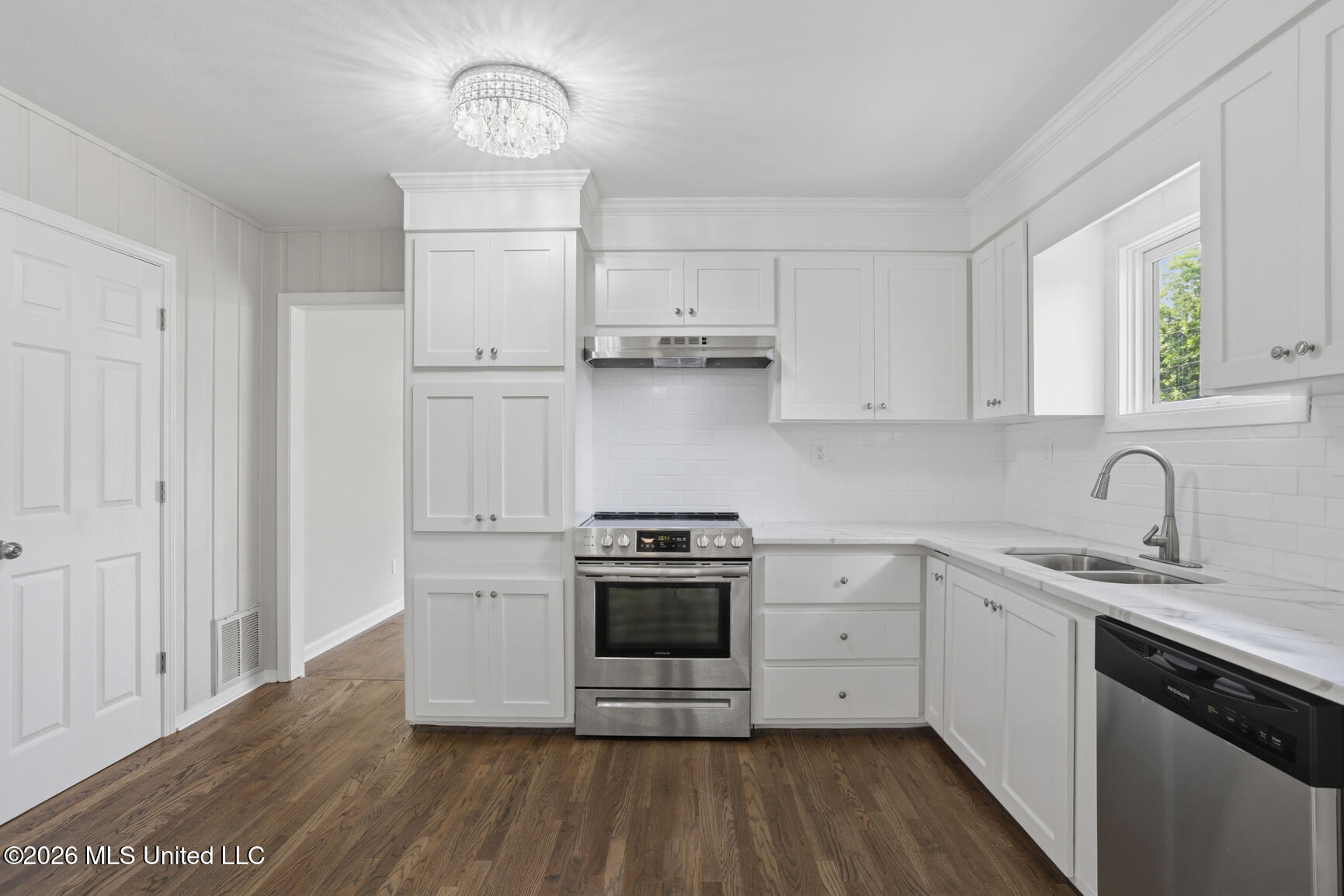 912 Lee Avenue Property Photo 10