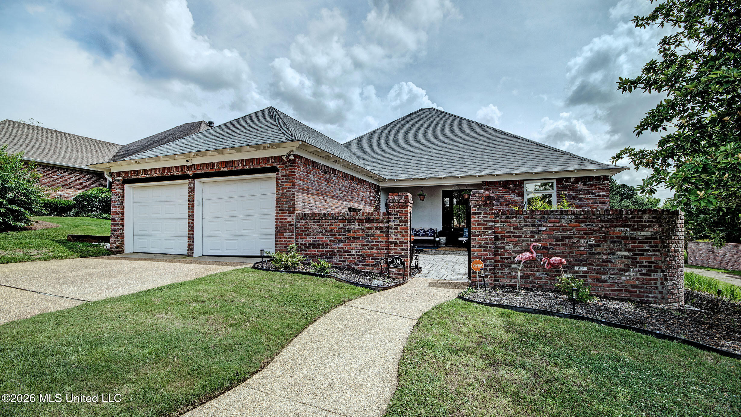 104 Greens View Drive Property Photo 1