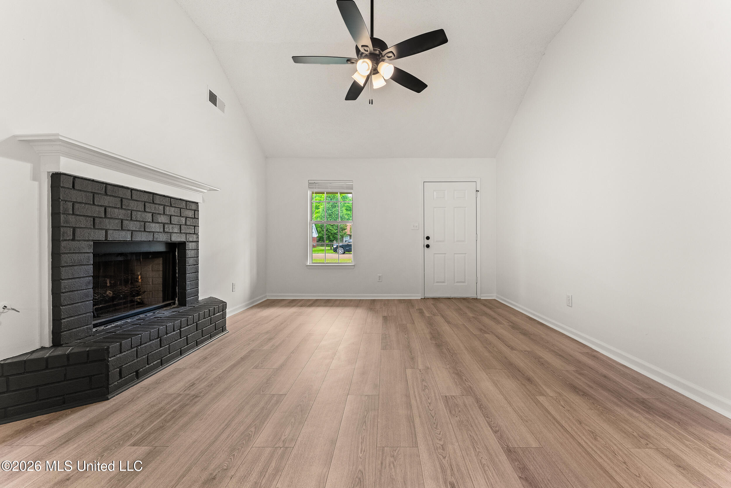 5652 Kentwood Drive Property Photo 8
