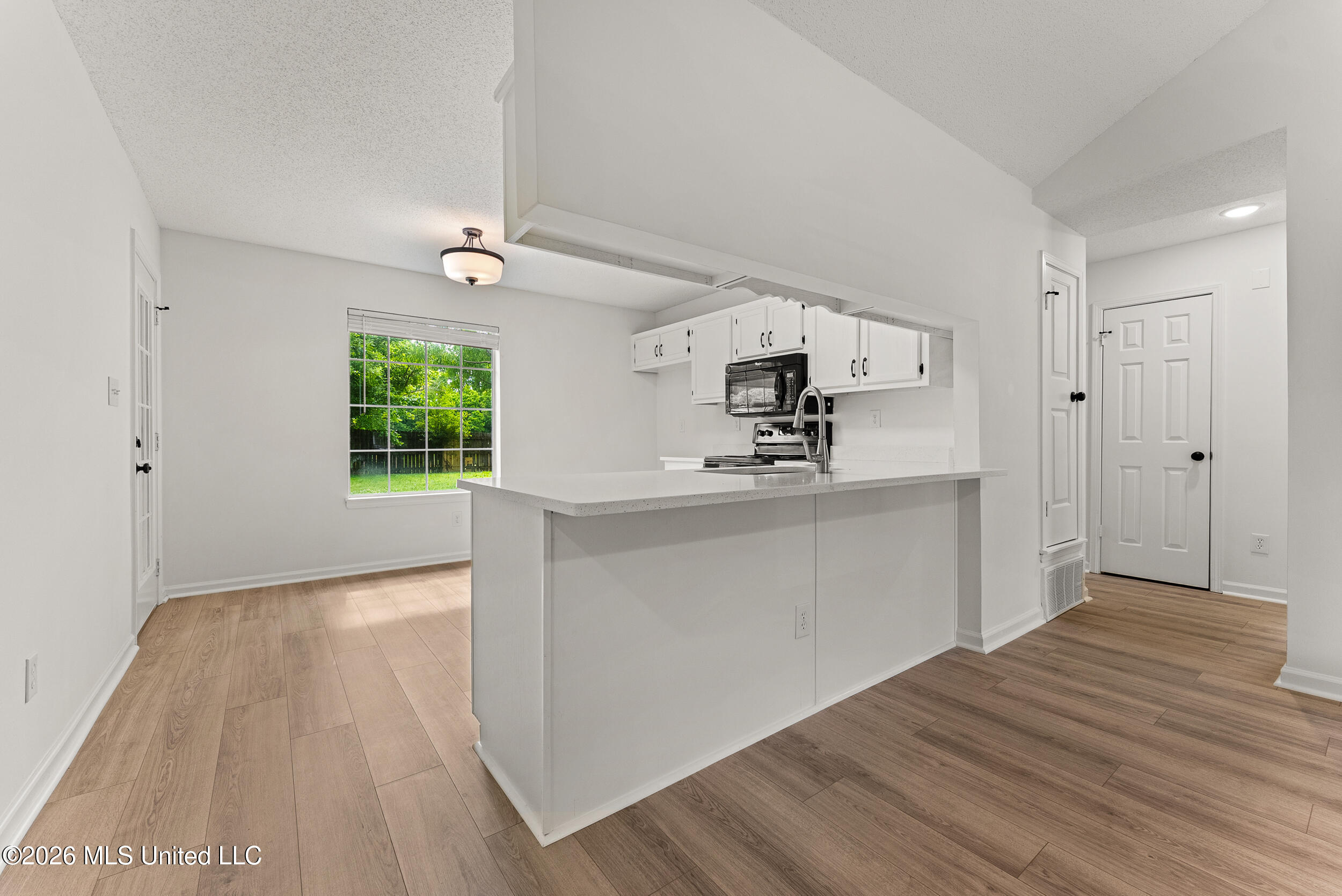 5652 Kentwood Drive Property Photo 10