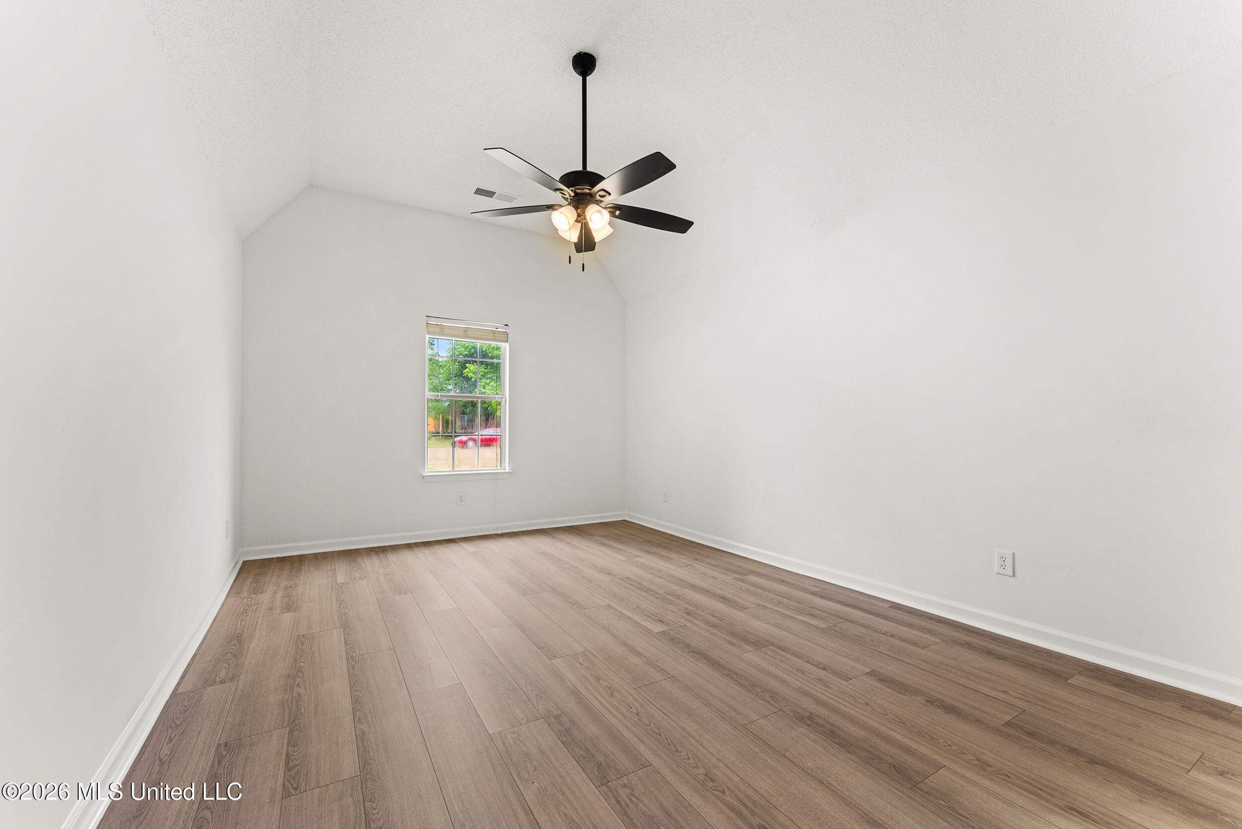 5652 Kentwood Drive Property Photo 15