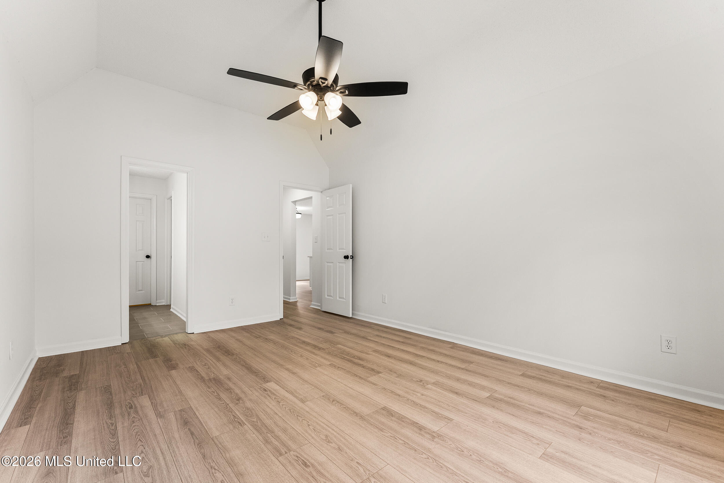 5652 Kentwood Drive Property Photo 16