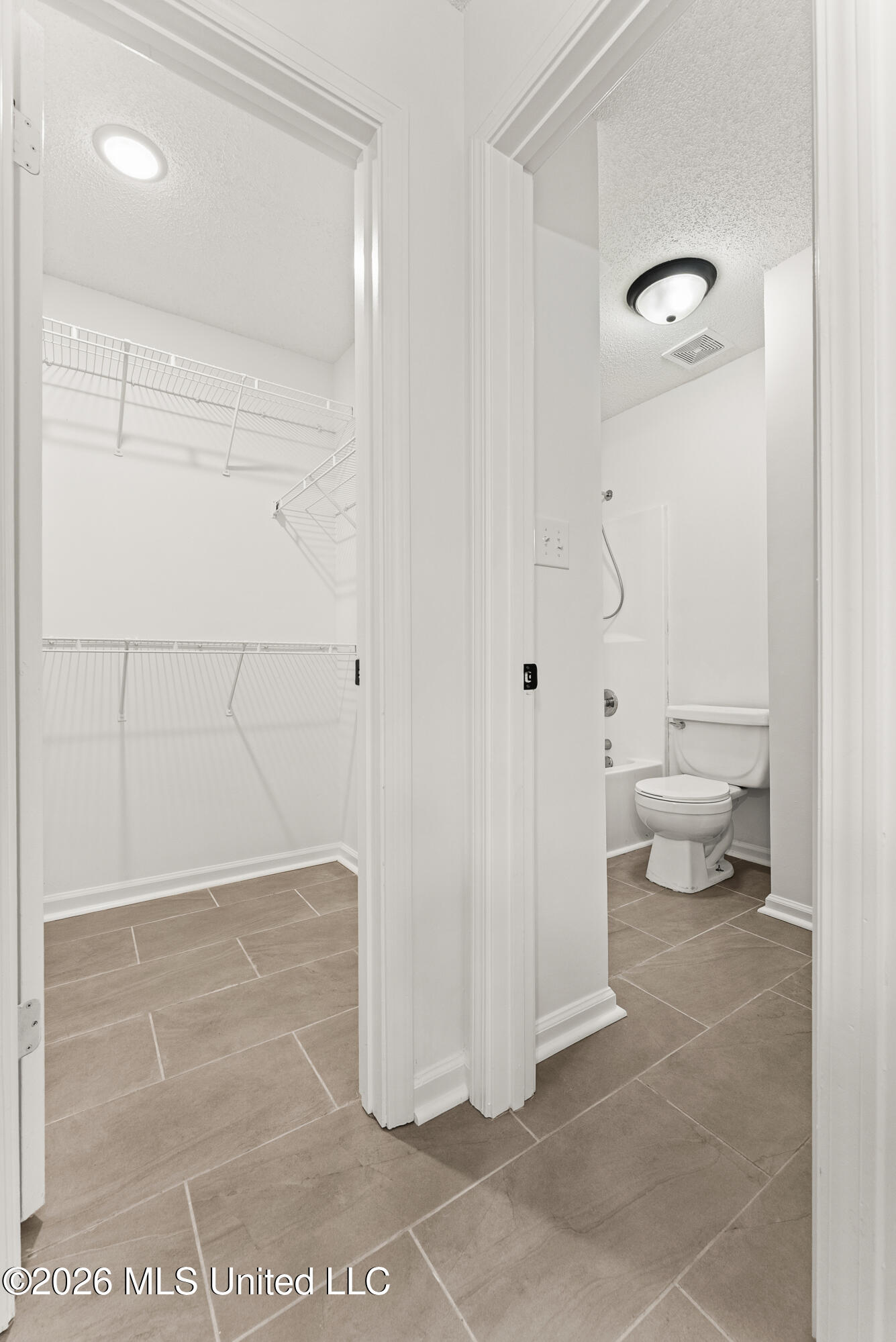 5652 Kentwood Drive Property Photo 18