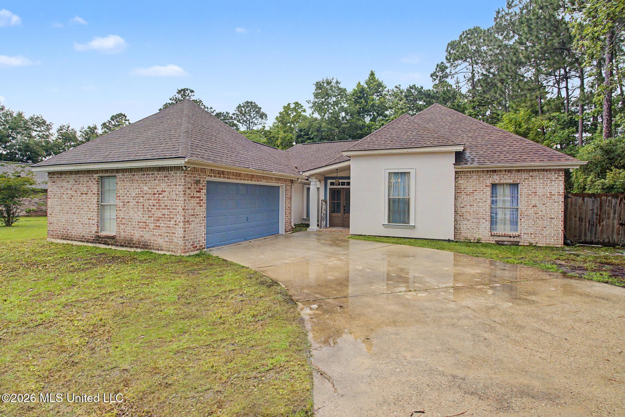 73636 N Diamondhead Drive Property Photo 1