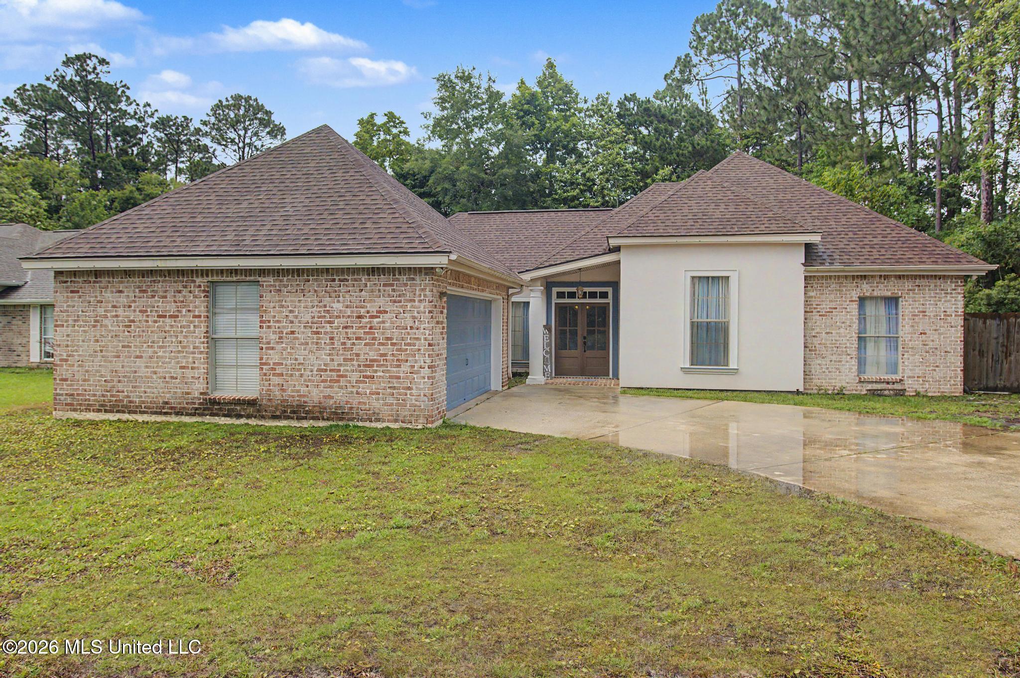73636 N Diamondhead Drive Property Photo 2