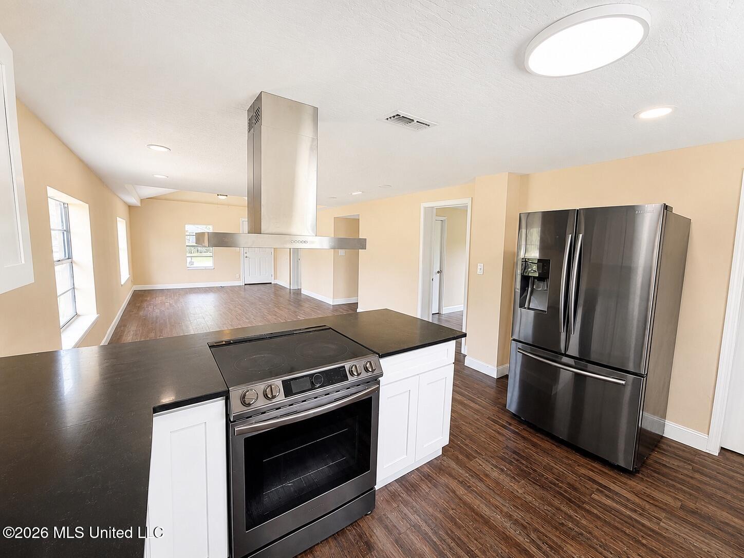 8107 Alabama Avenue Property Photo 5