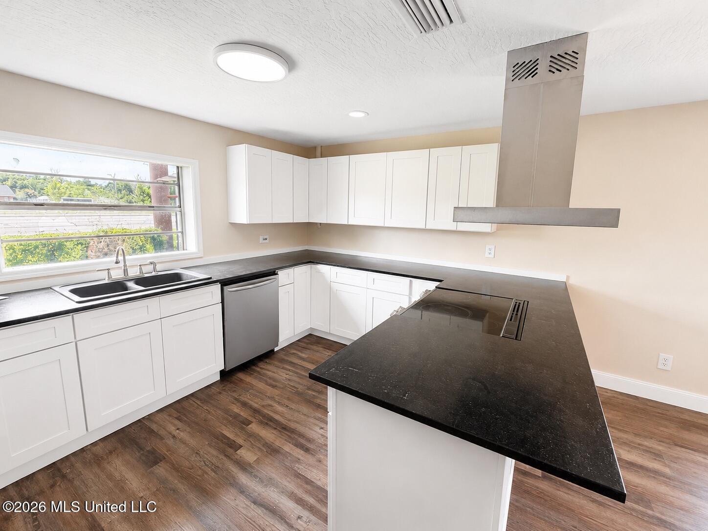 8107 Alabama Avenue Property Photo 7