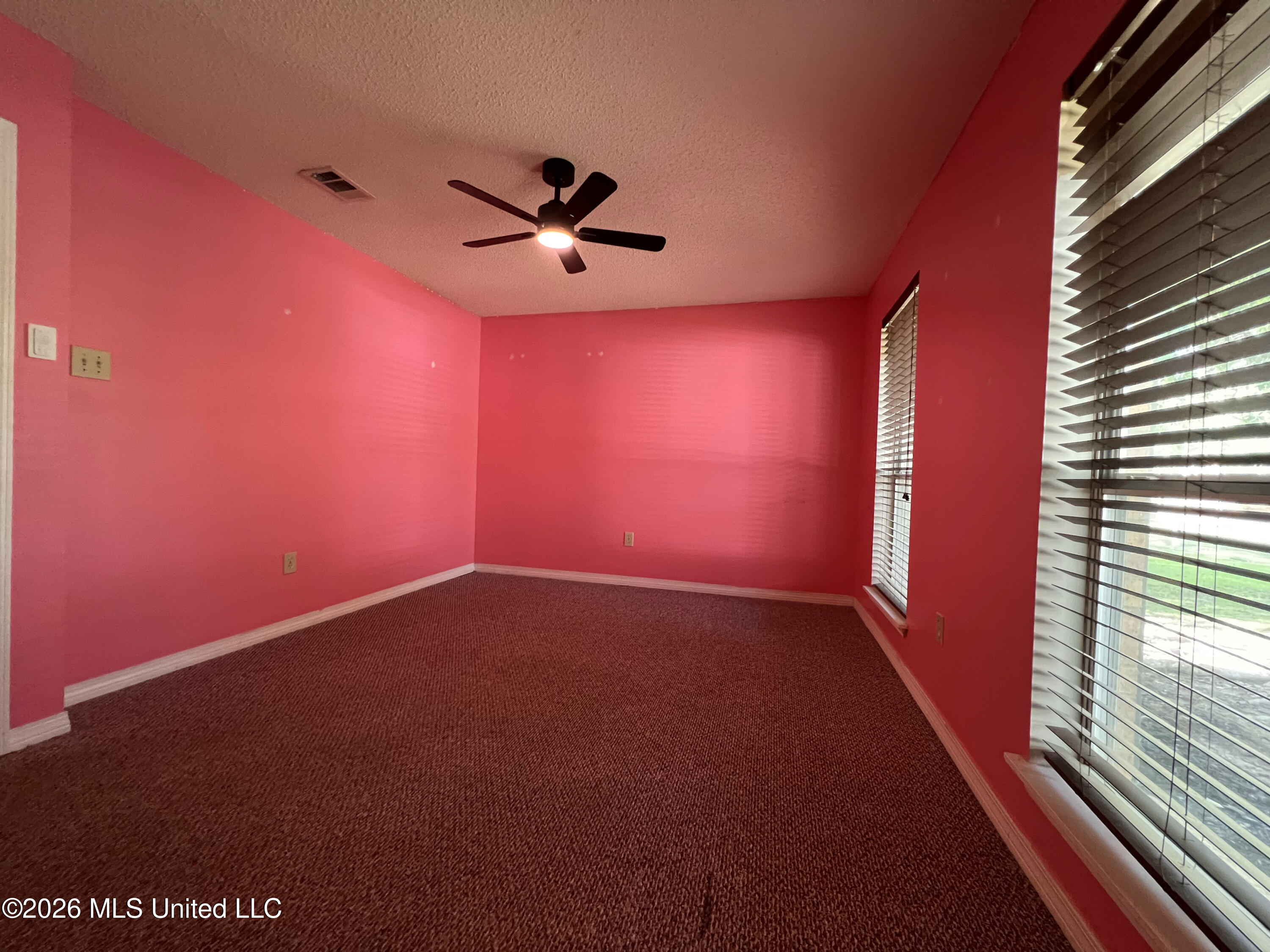 644 Iona Street Property Photo 11