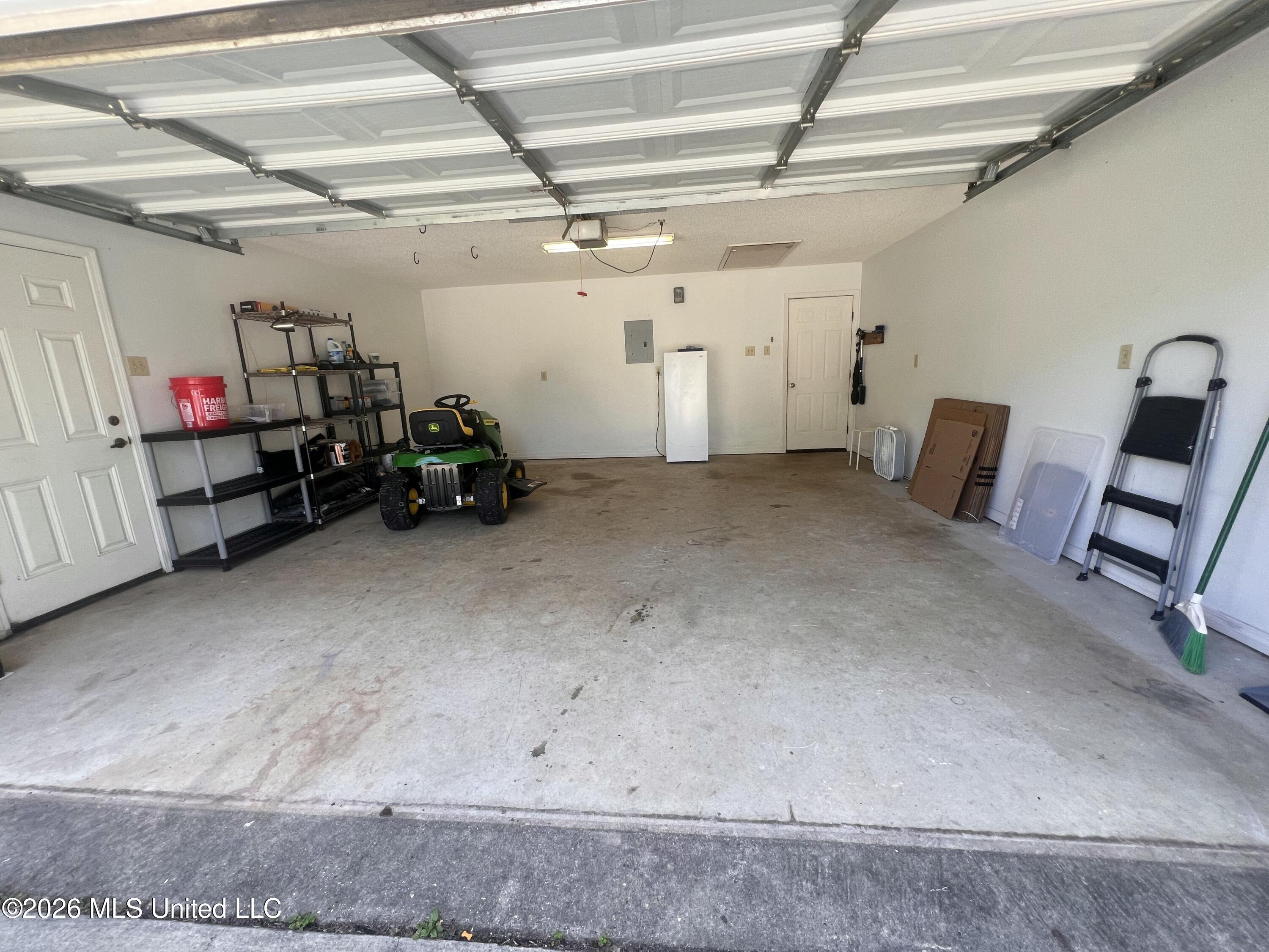 644 Iona Street Property Photo 13