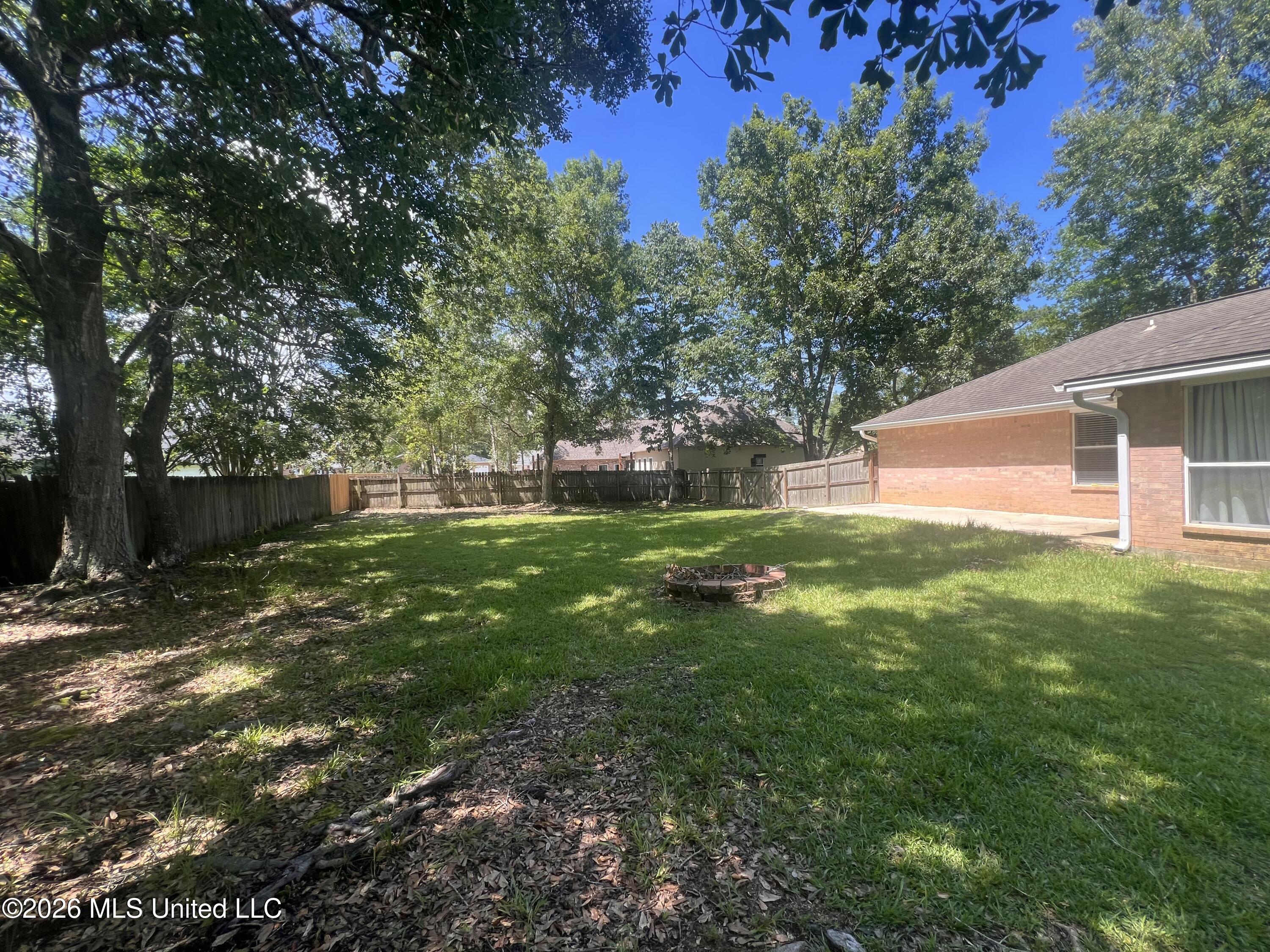 644 Iona Street Property Photo 15