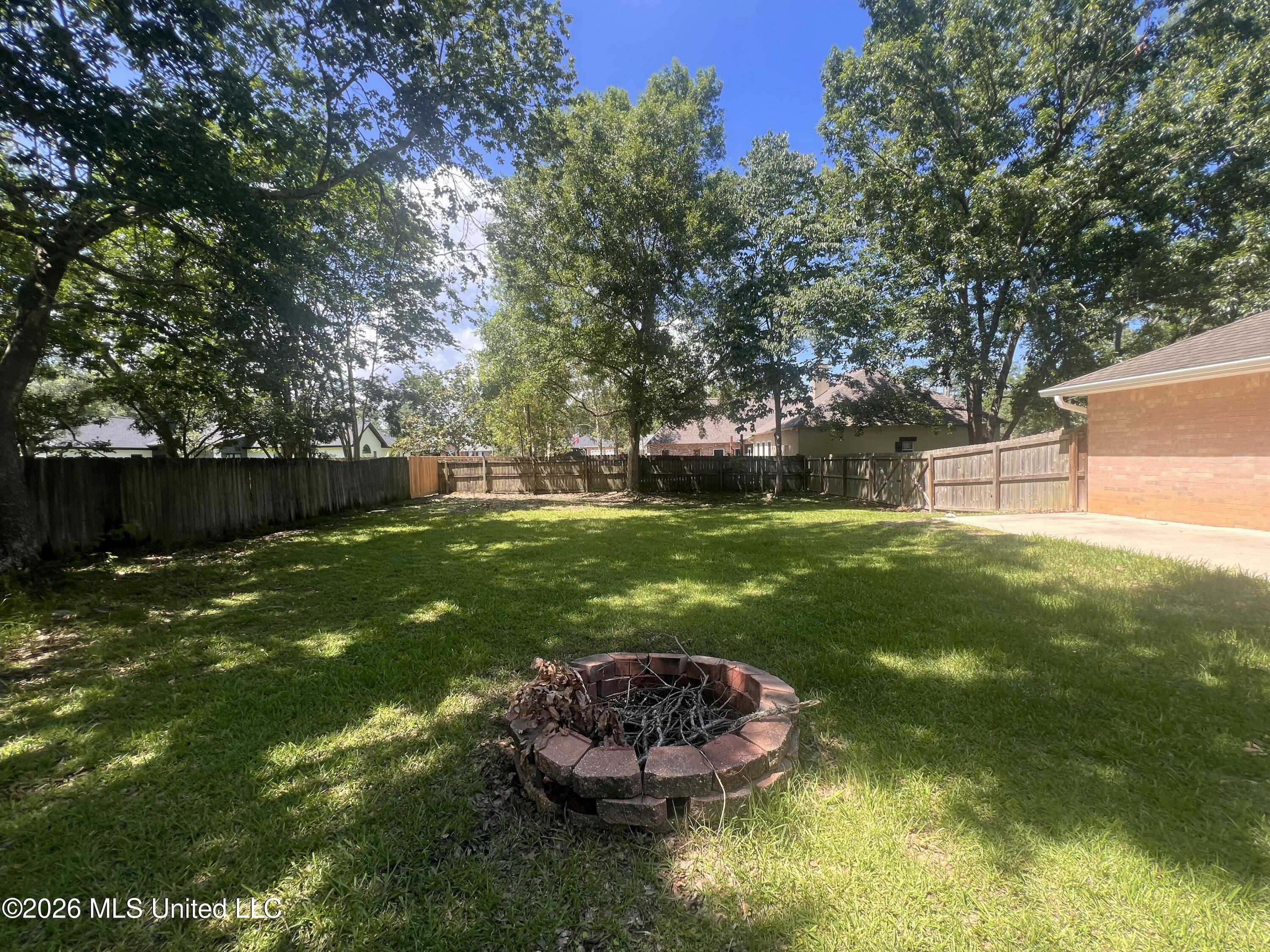 644 Iona Street Property Photo 16
