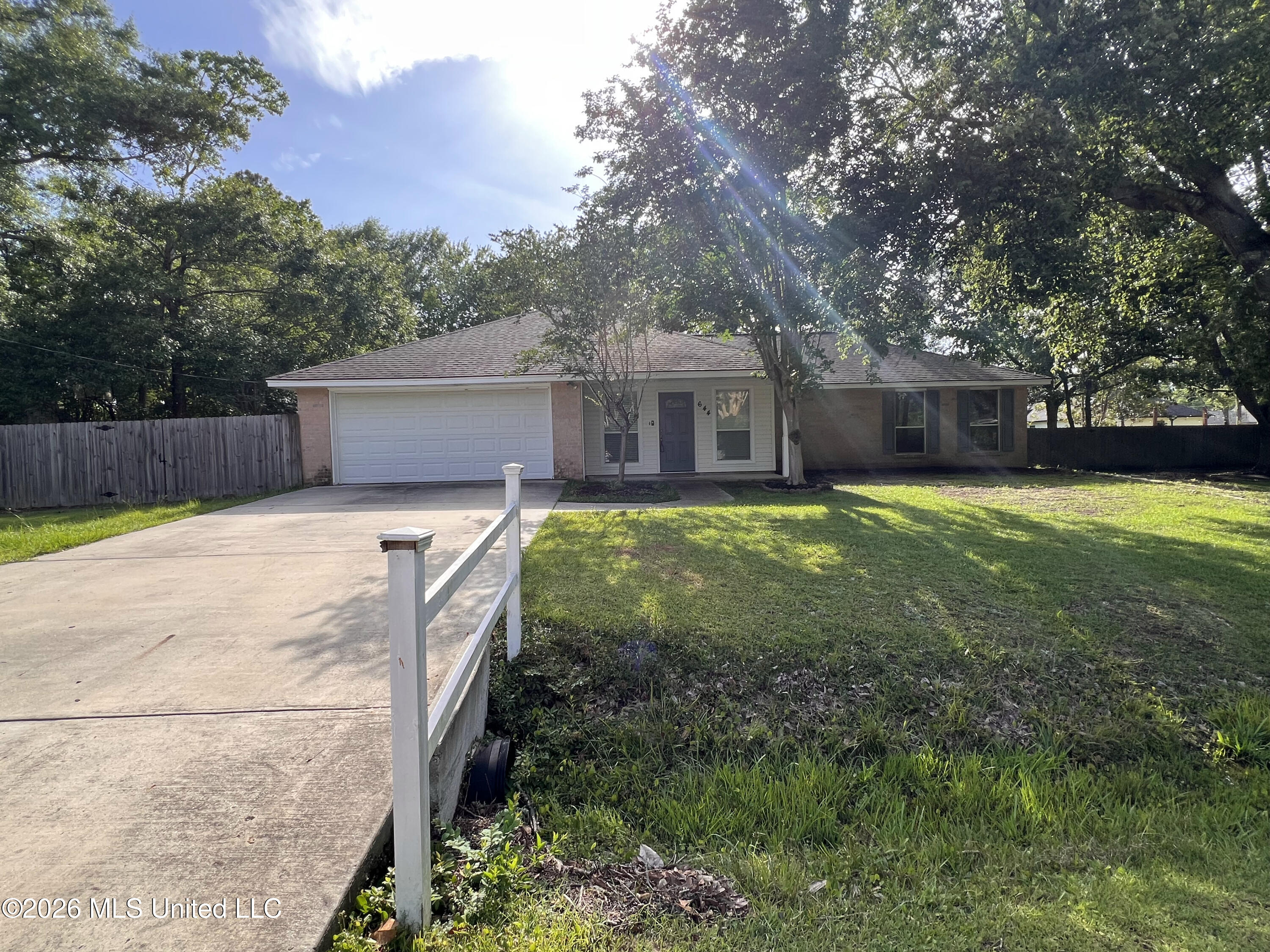 644 Iona Street Property Photo 19