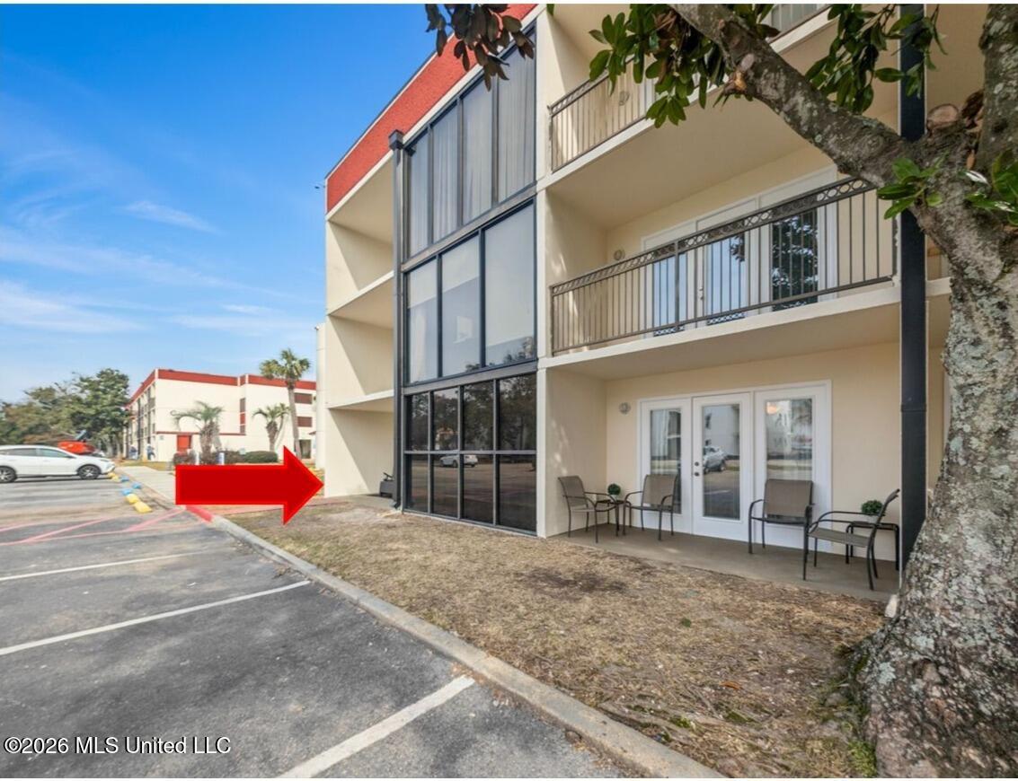 2046 Beach Boulevard Property Photo 1