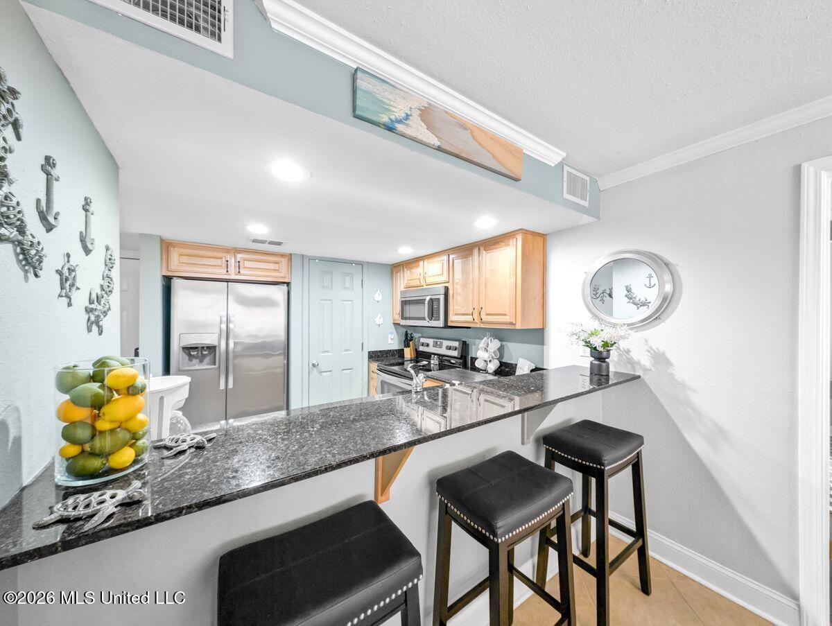 2046 Beach Boulevard Property Photo 6