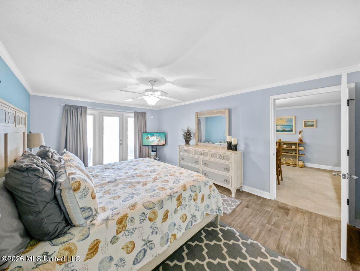 2046 Beach Boulevard Property Photo 9