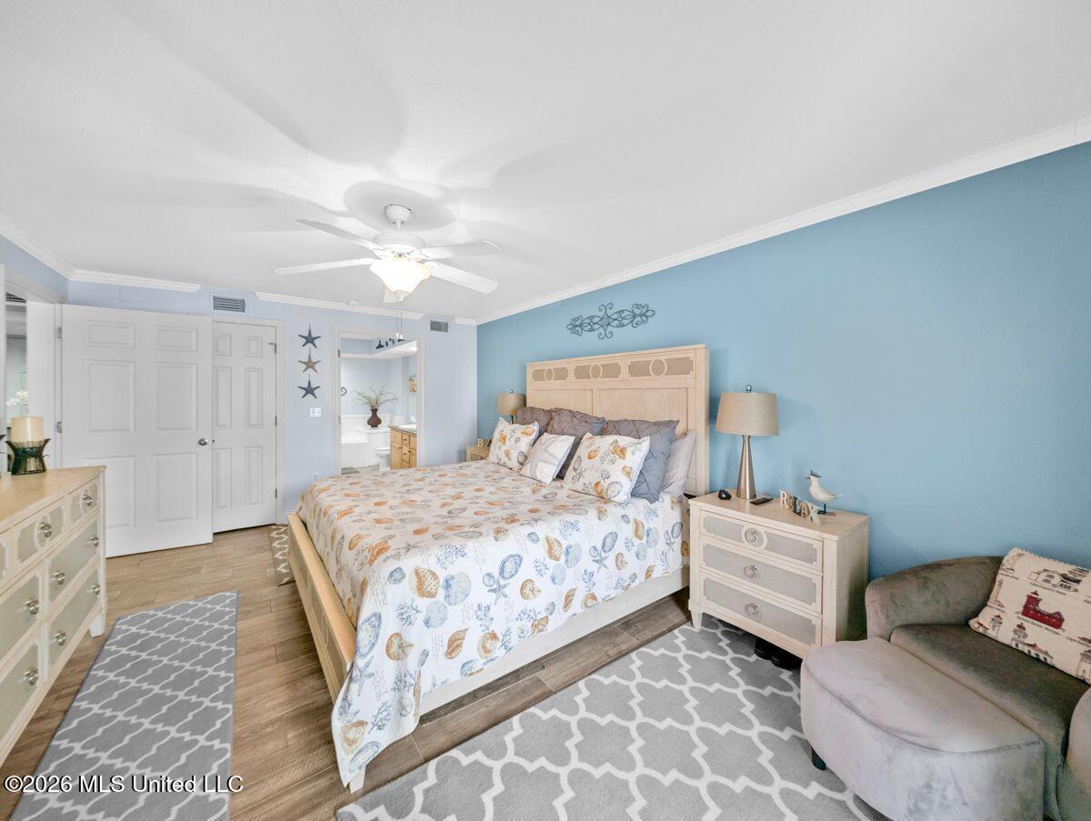 2046 Beach Boulevard Property Photo 10