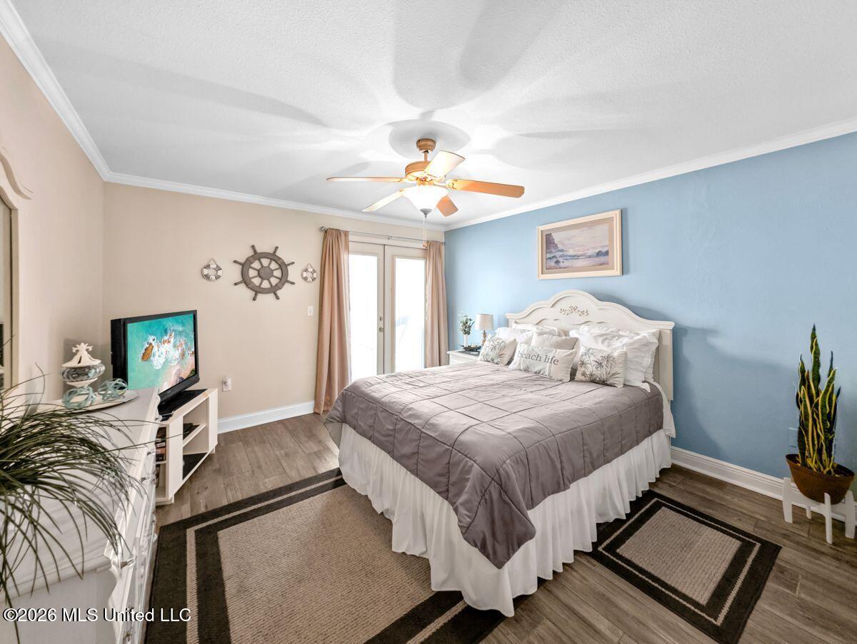 2046 Beach Boulevard Property Photo 14