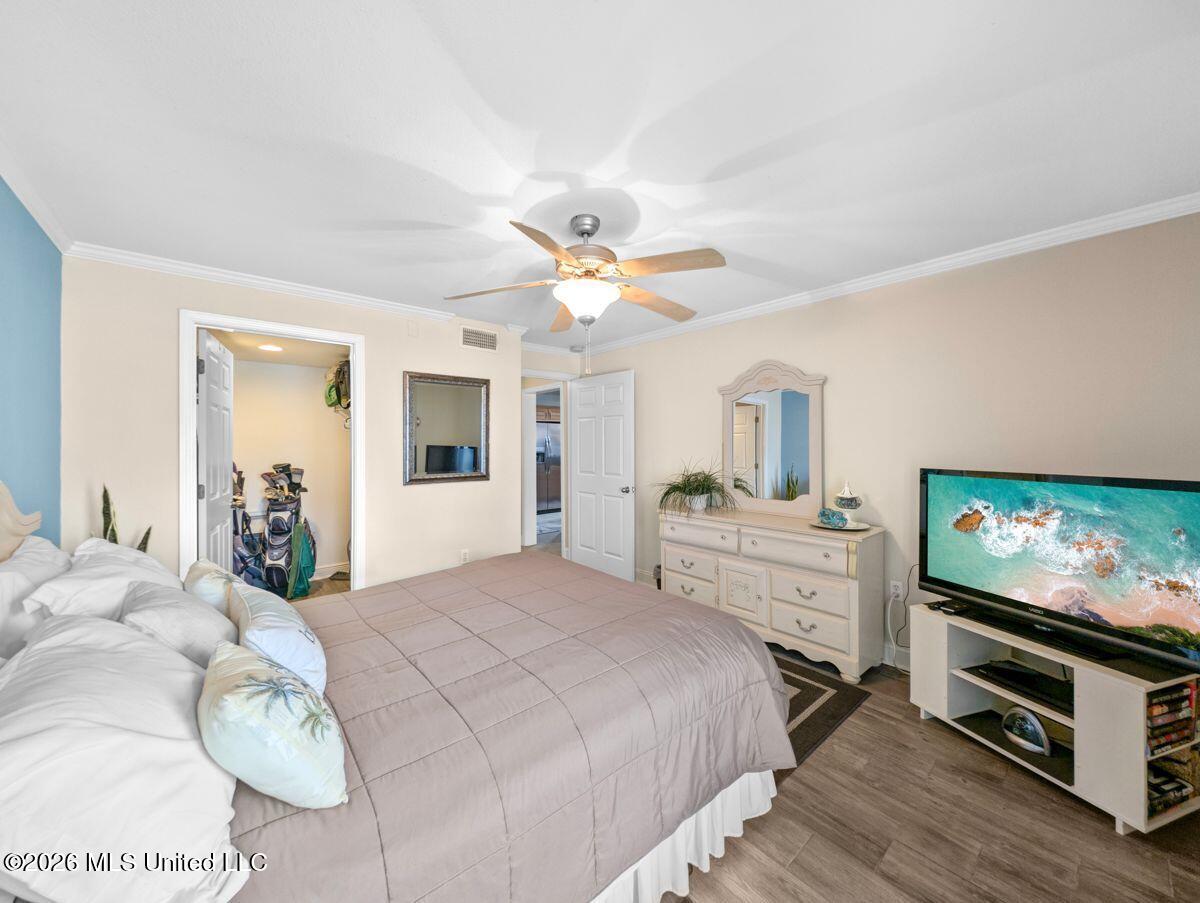 2046 Beach Boulevard Property Photo 15
