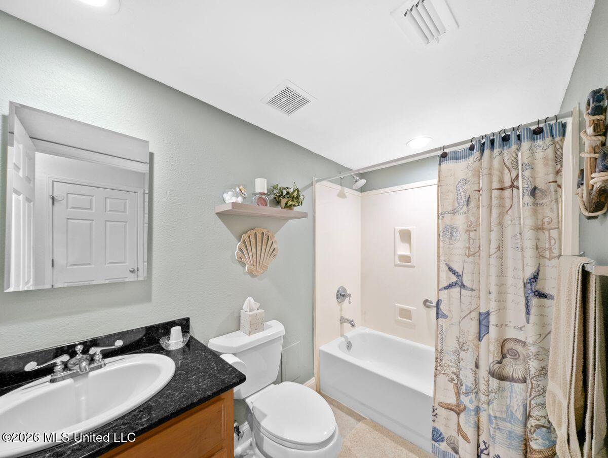 2046 Beach Boulevard Property Photo 16