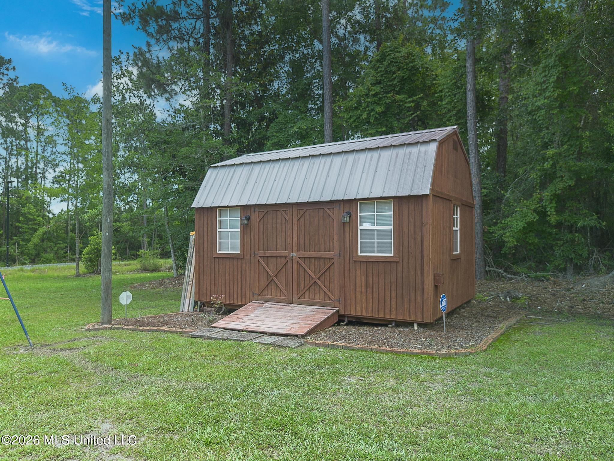 5624 Aila Street Property Photo 4