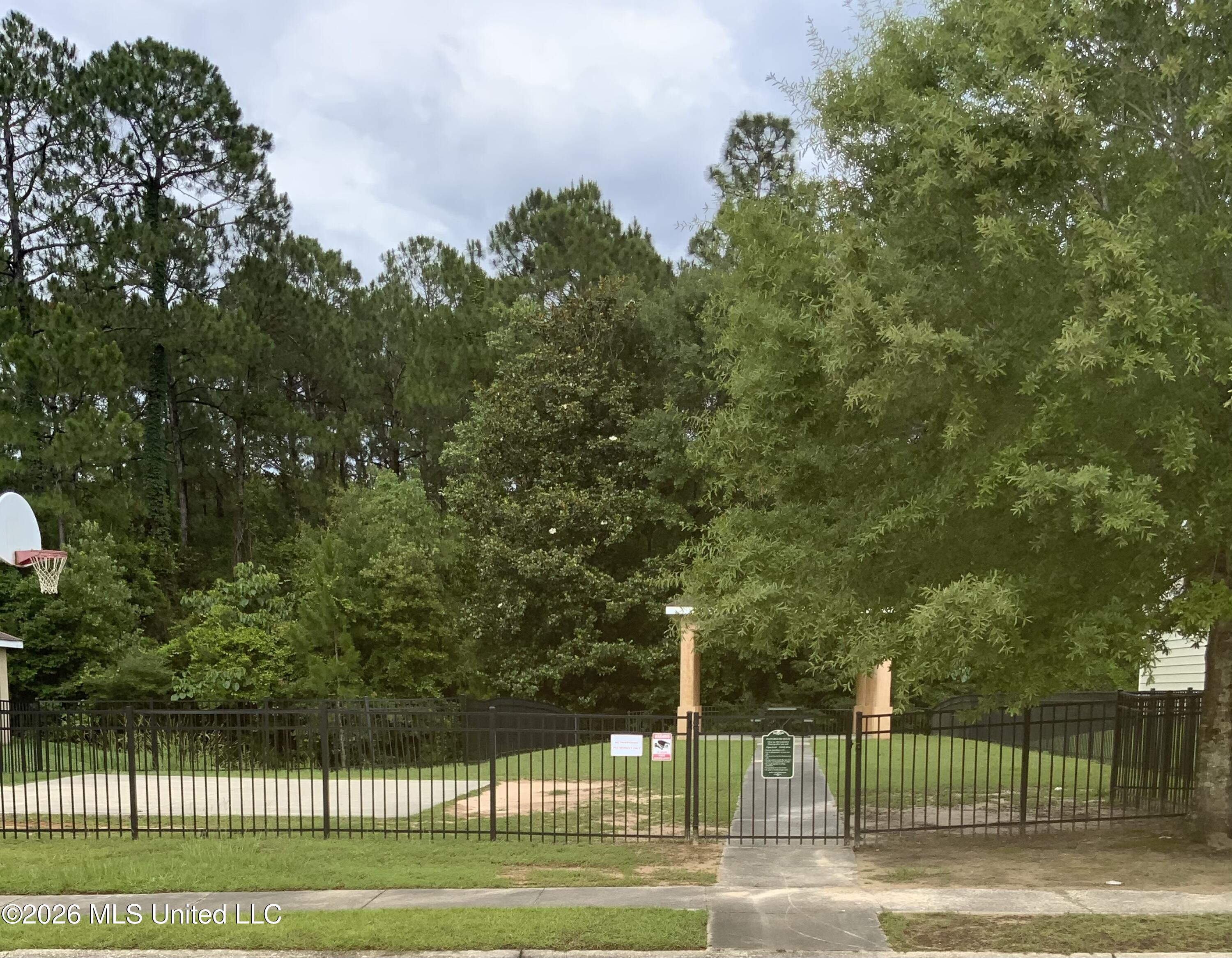 13393 Willow Oak Circle Property Photo 2