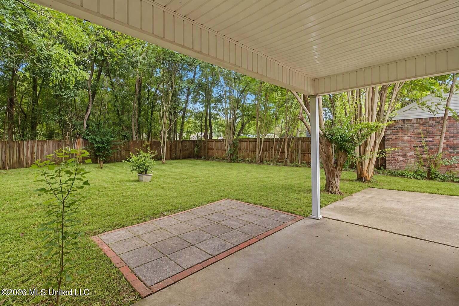 12221 Breezeway Circle Property Photo 4