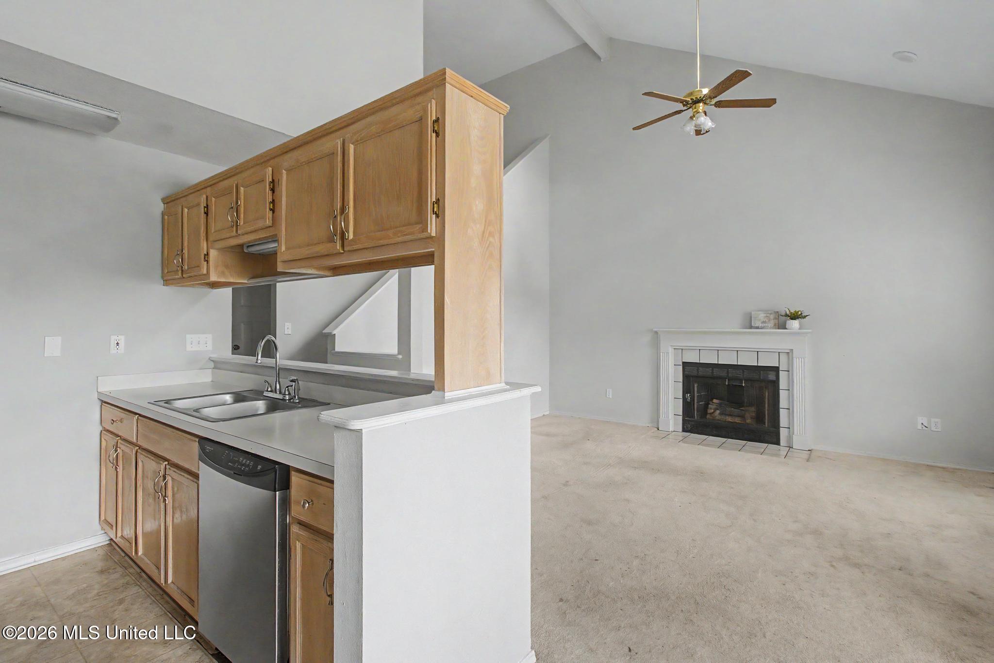 12221 Breezeway Circle Property Photo 11