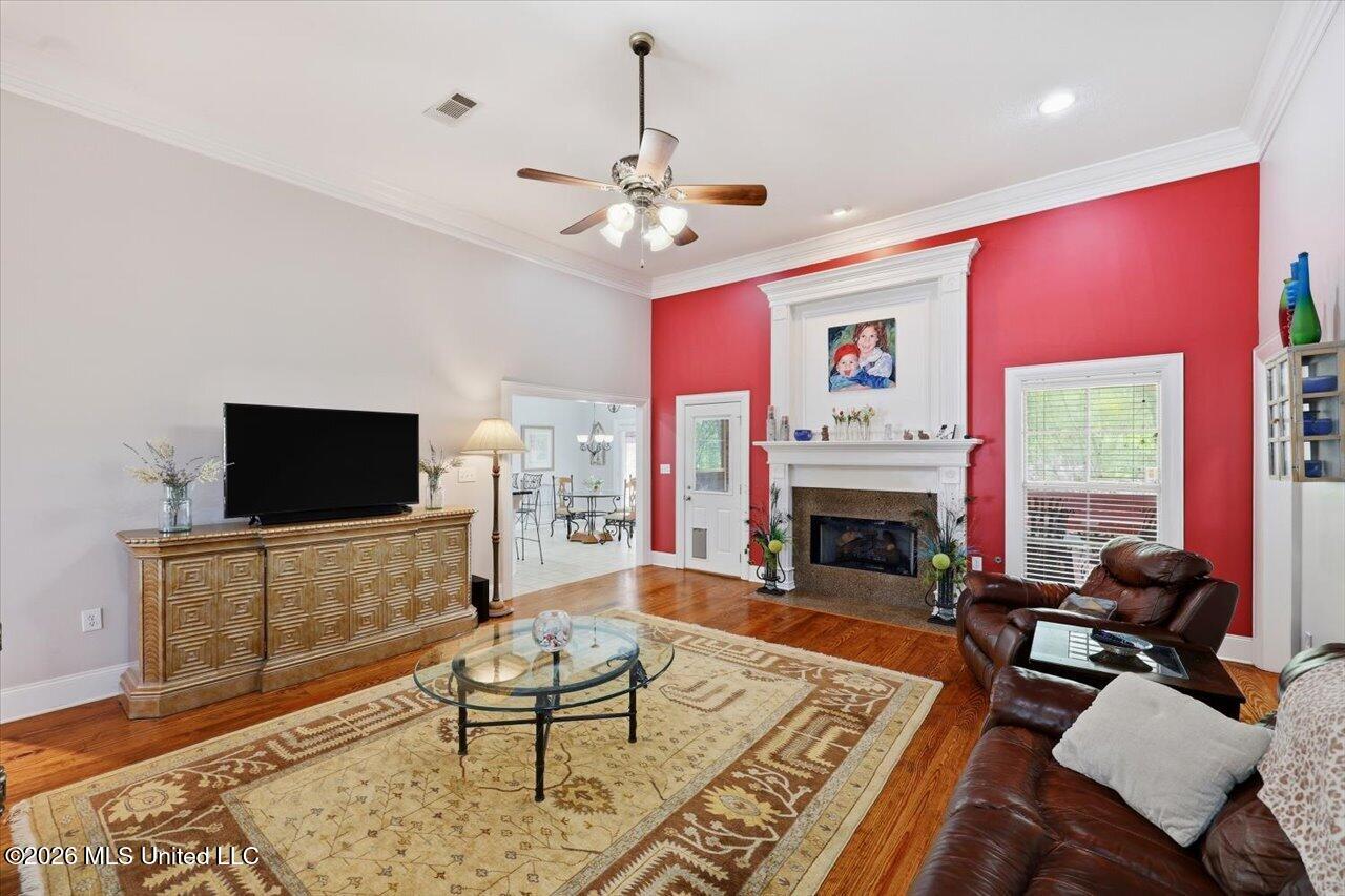 150 Sagefield Square Property Photo 6