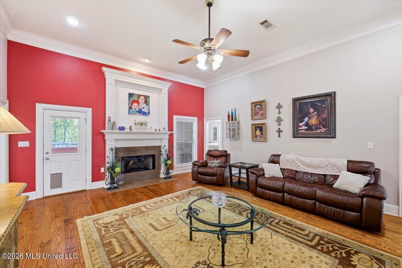 150 Sagefield Square Property Photo 7