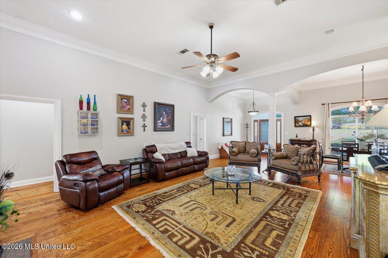 150 Sagefield Square Property Photo 8
