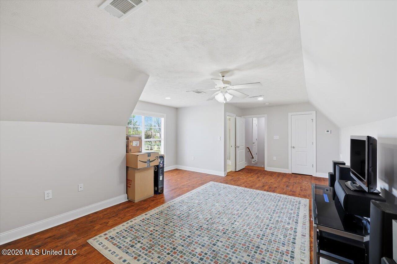 150 Sagefield Square Property Photo 43