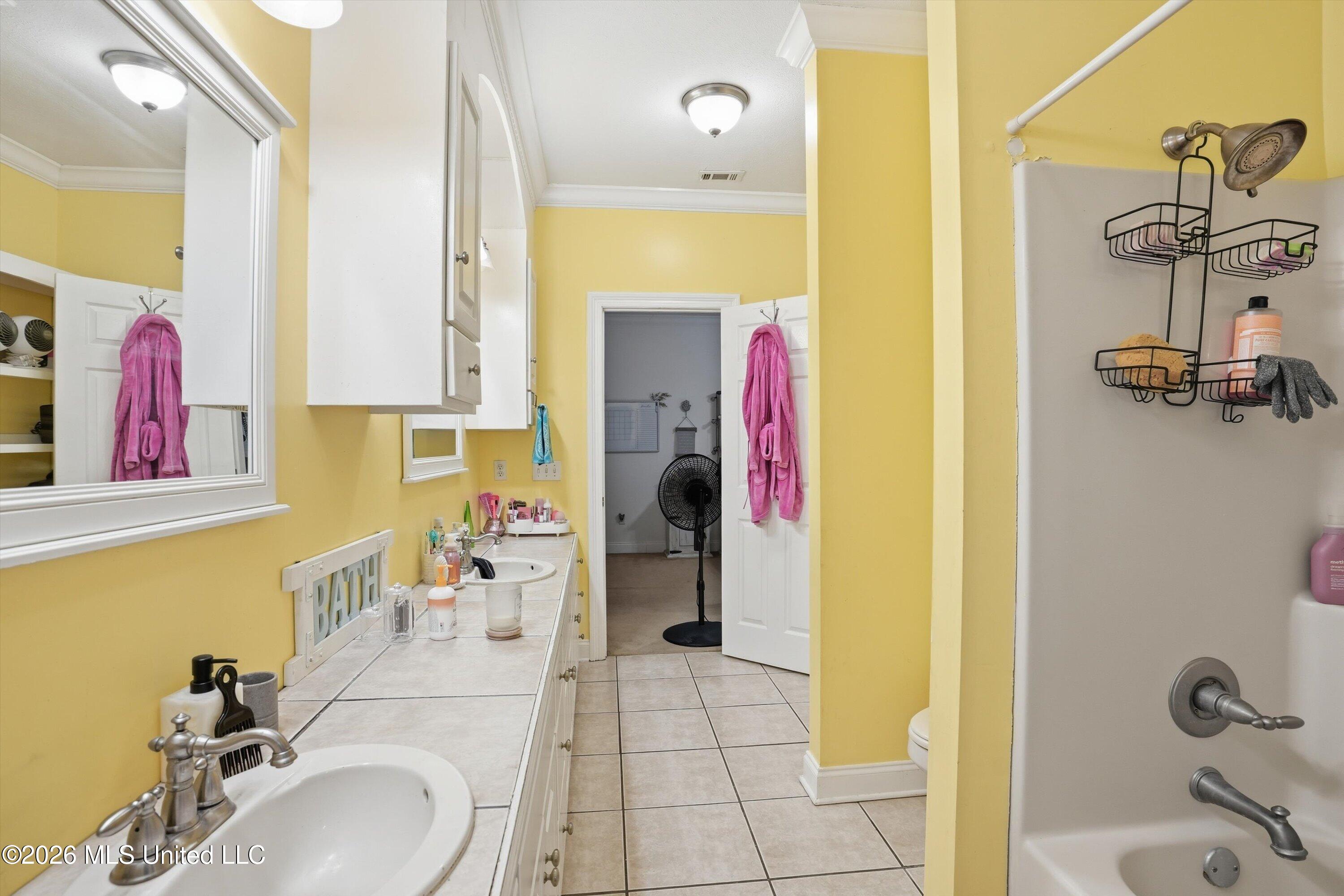 2044 Elizabeth Chapman Drive Property Photo 40