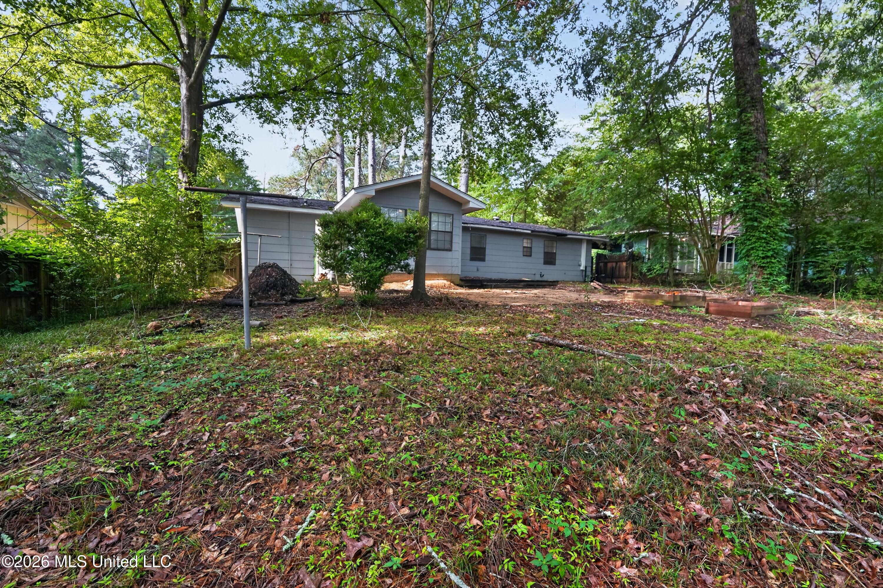 1734 Wood Glen Property Photo 4