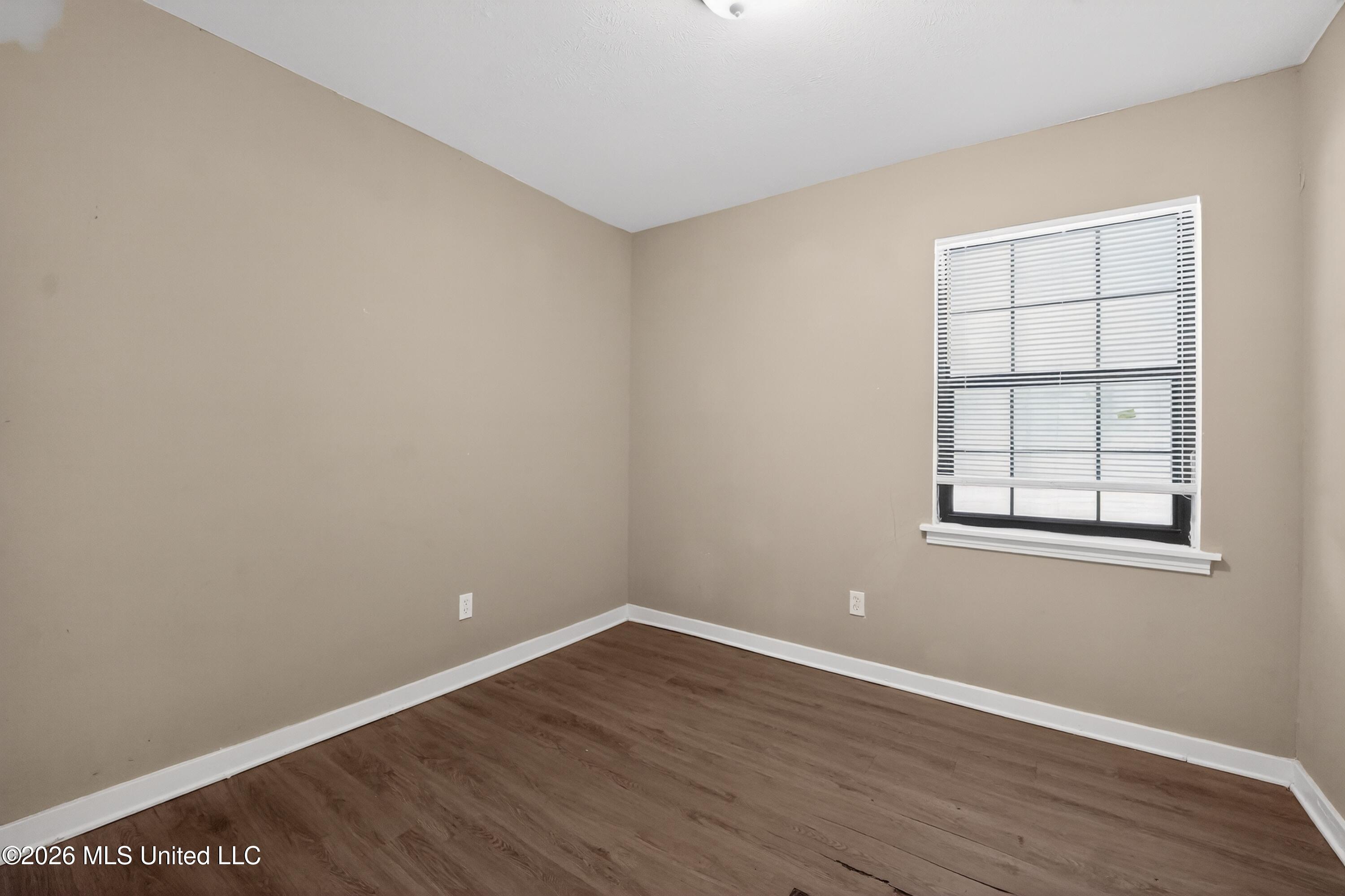 1734 Wood Glen Property Photo 11