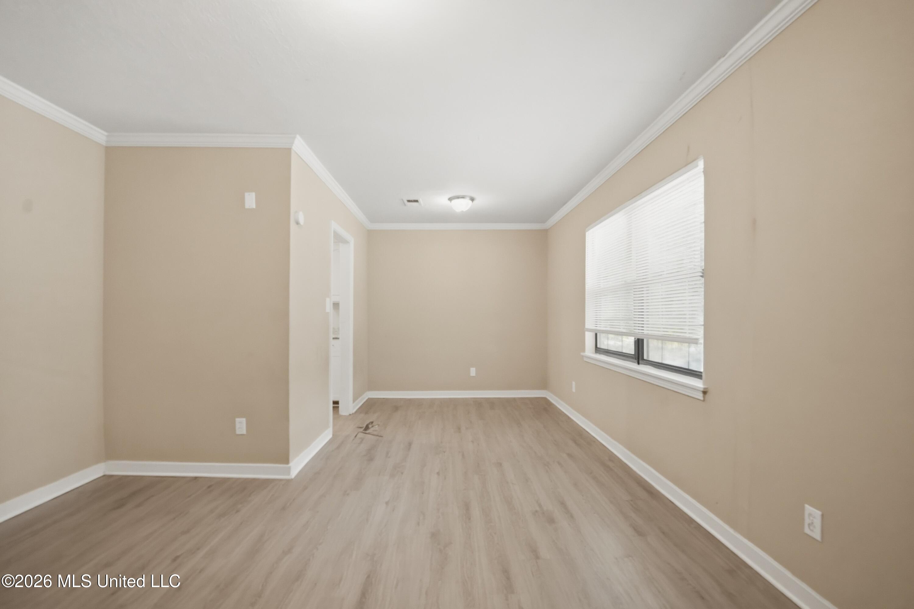 1734 Wood Glen Property Photo 14