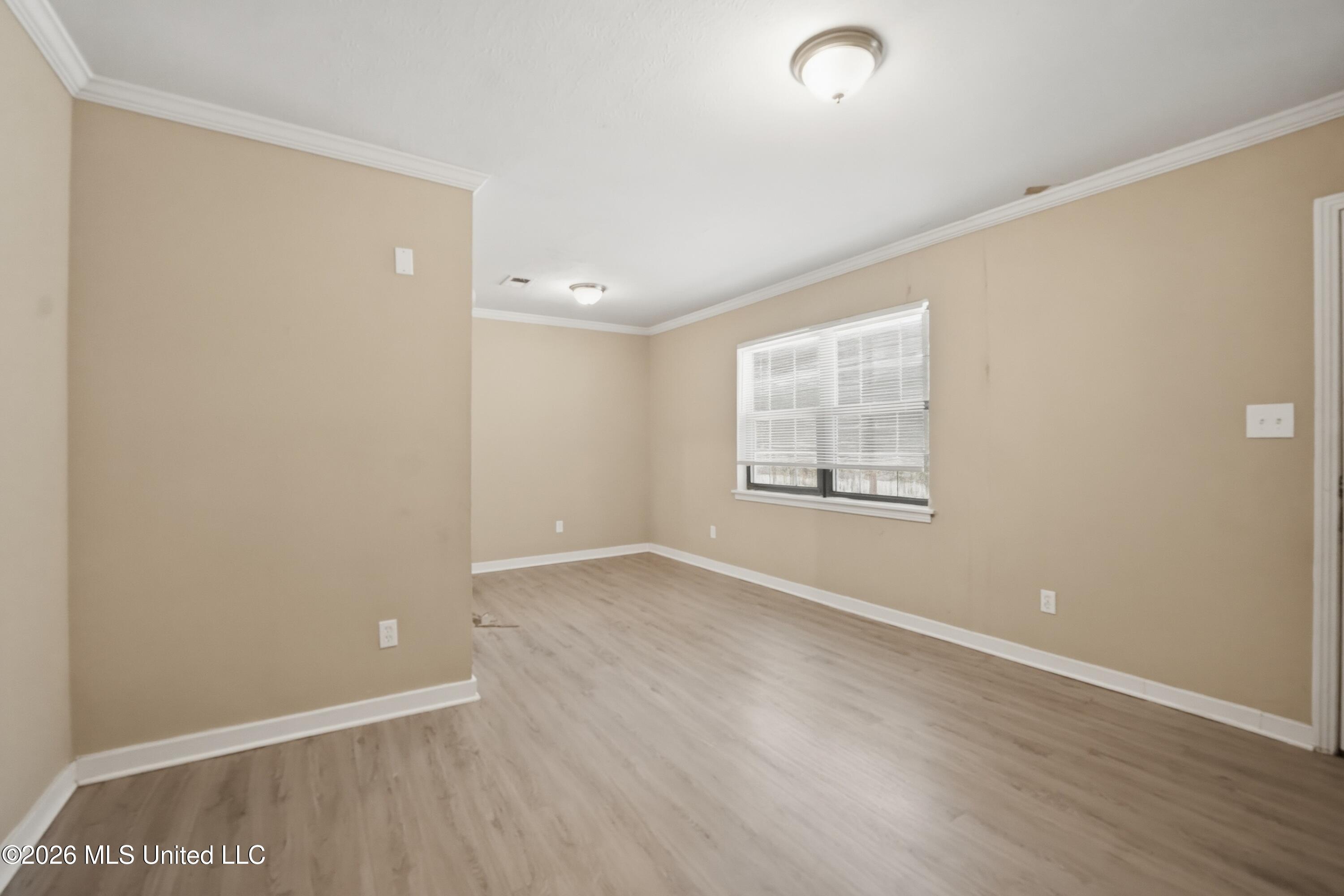 1734 Wood Glen Property Photo 15