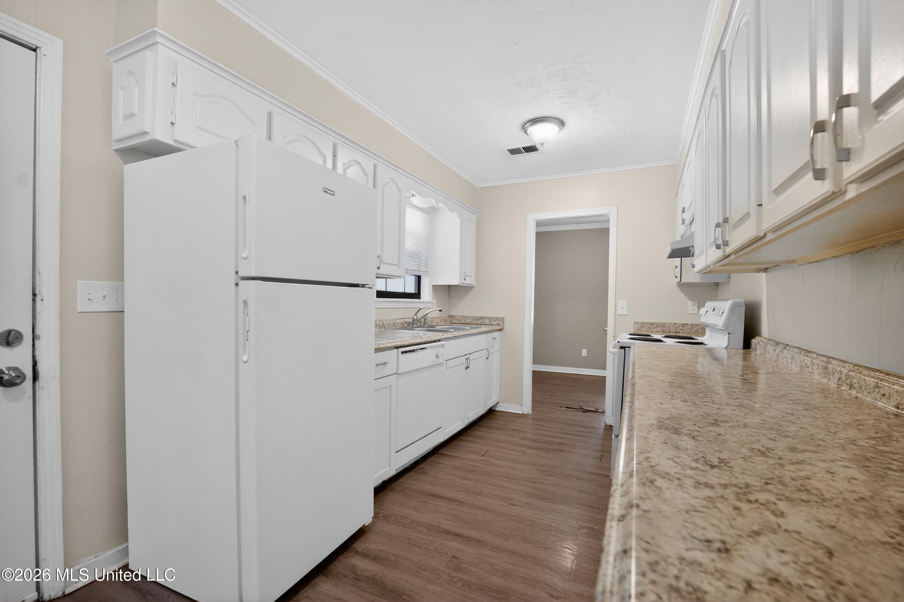 1734 Wood Glen Property Photo 19