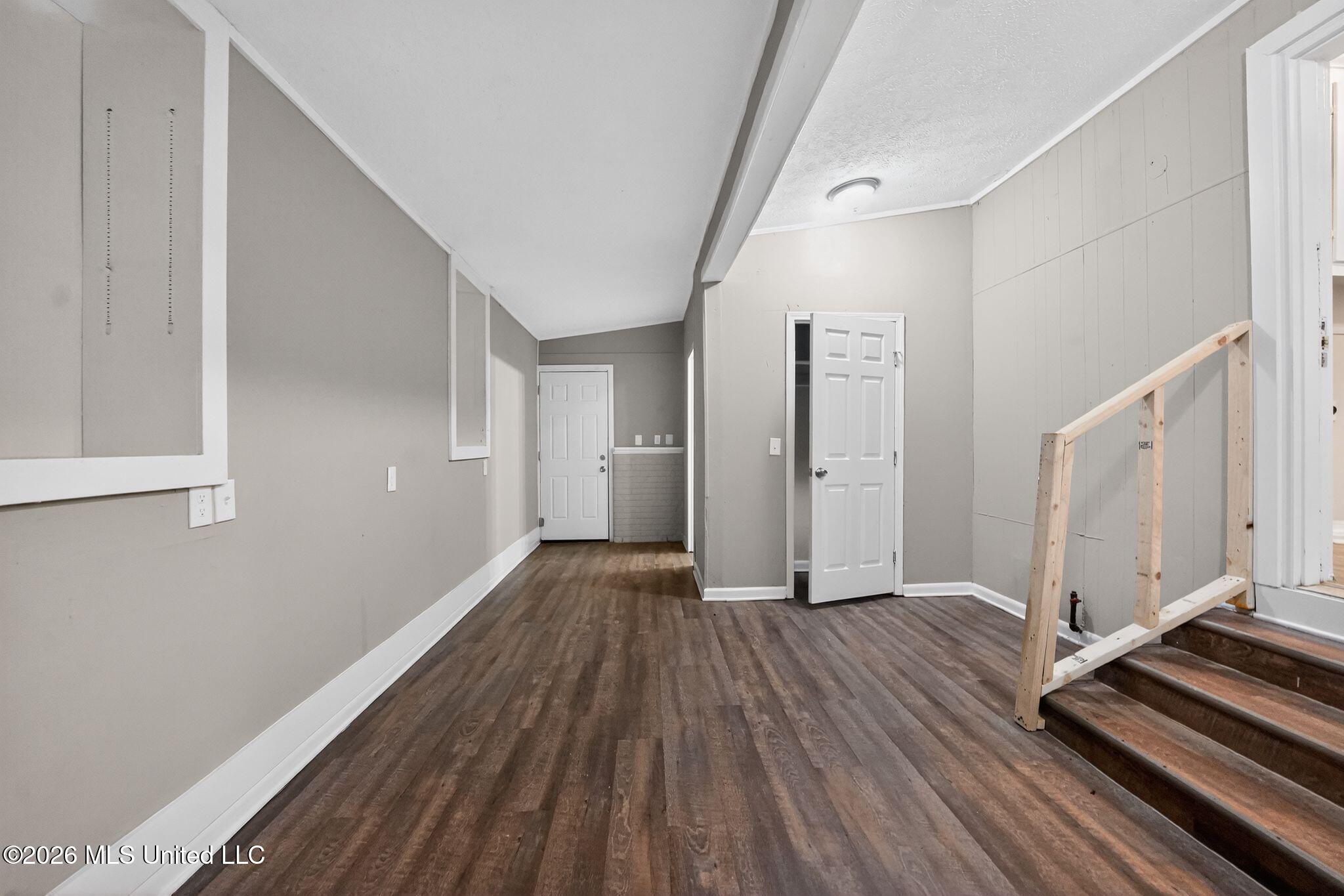 4875 Sheridan Drive Property Photo 3