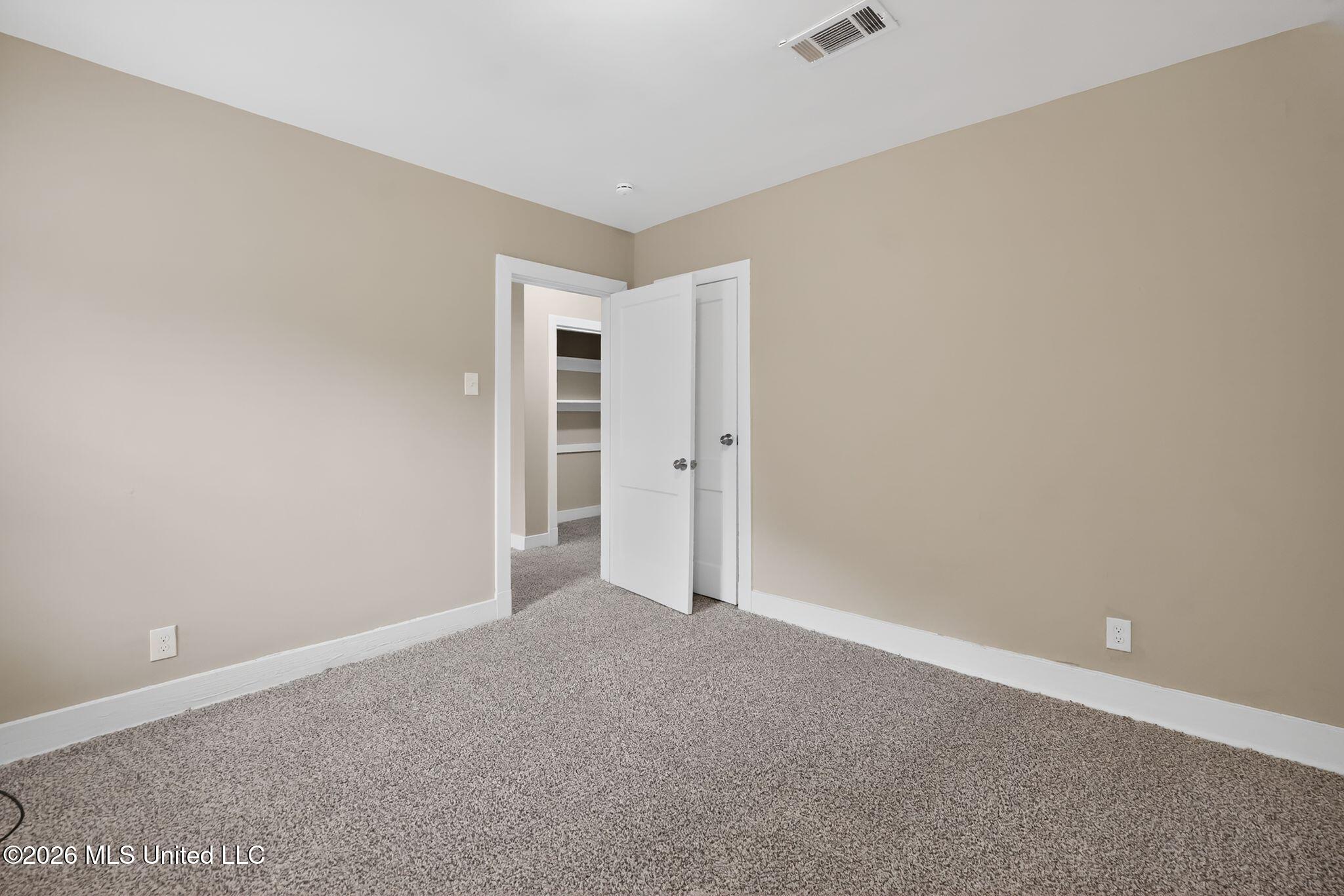 4875 Sheridan Drive Property Photo 8