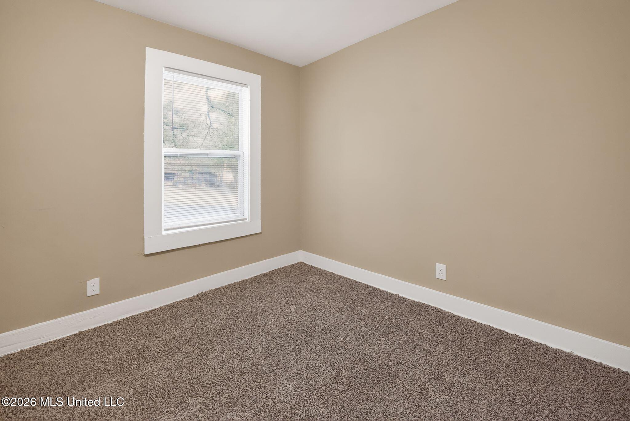 4875 Sheridan Drive Property Photo 10