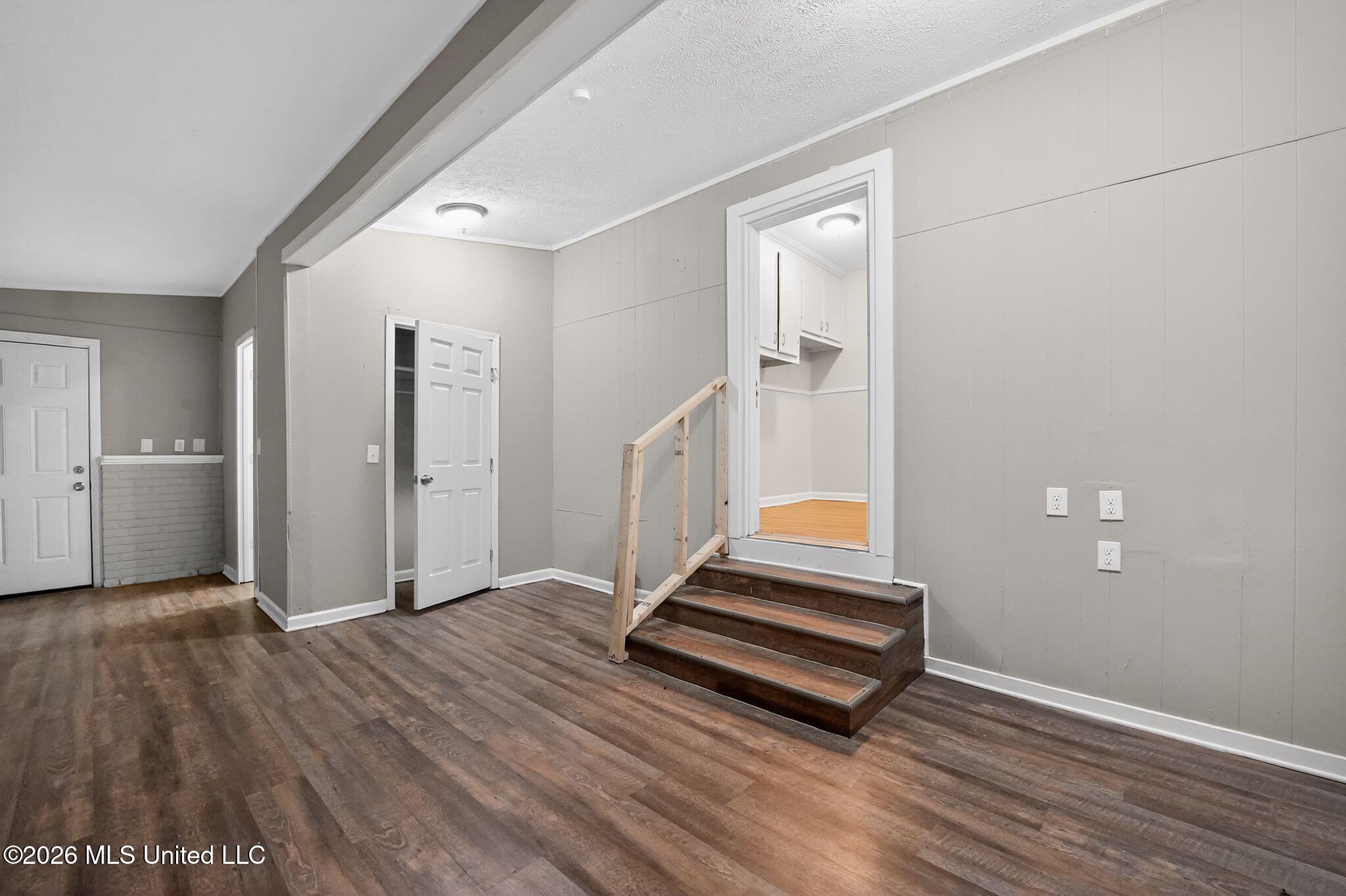 4875 Sheridan Drive Property Photo 14