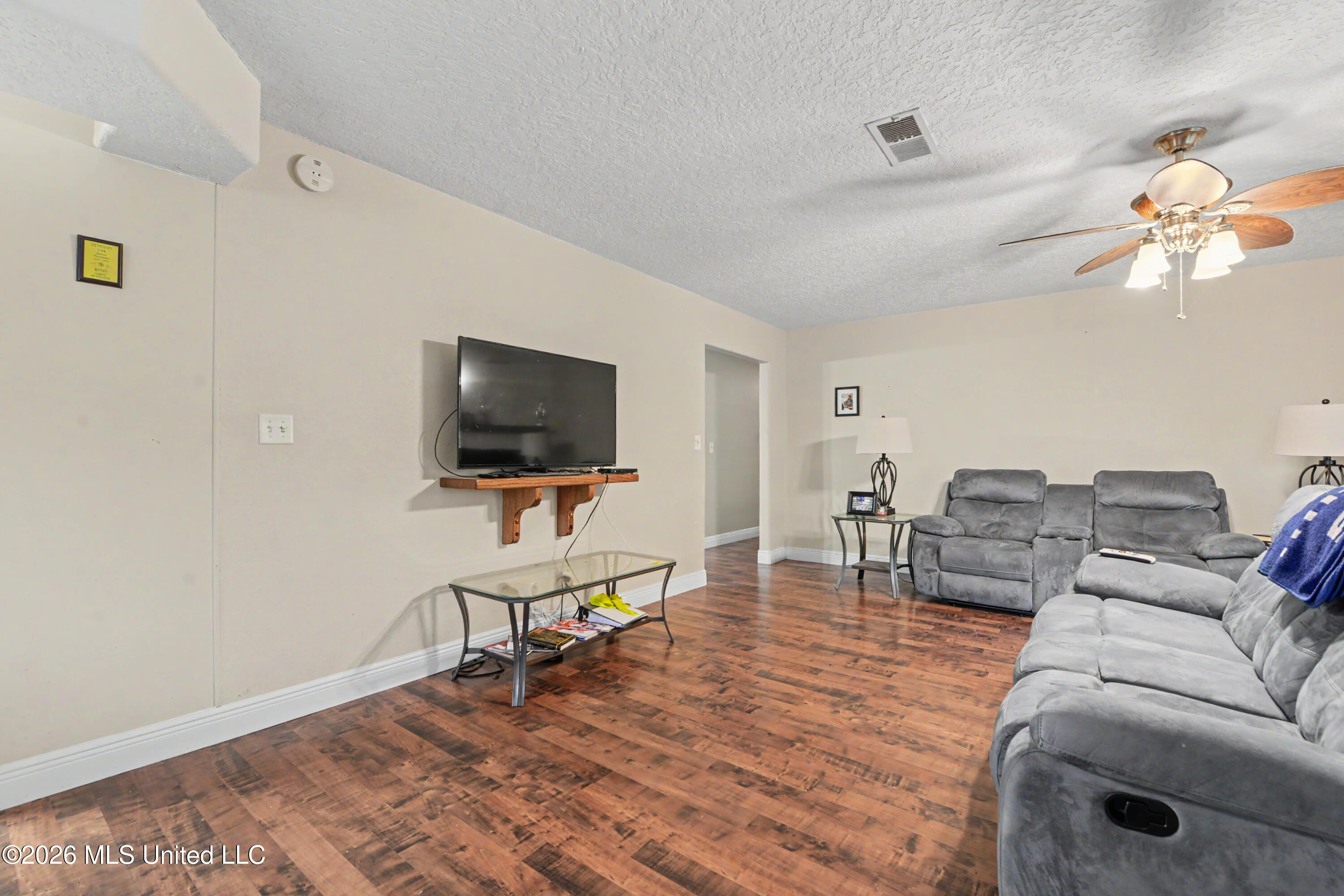 15250 Royal Street Property Photo 7