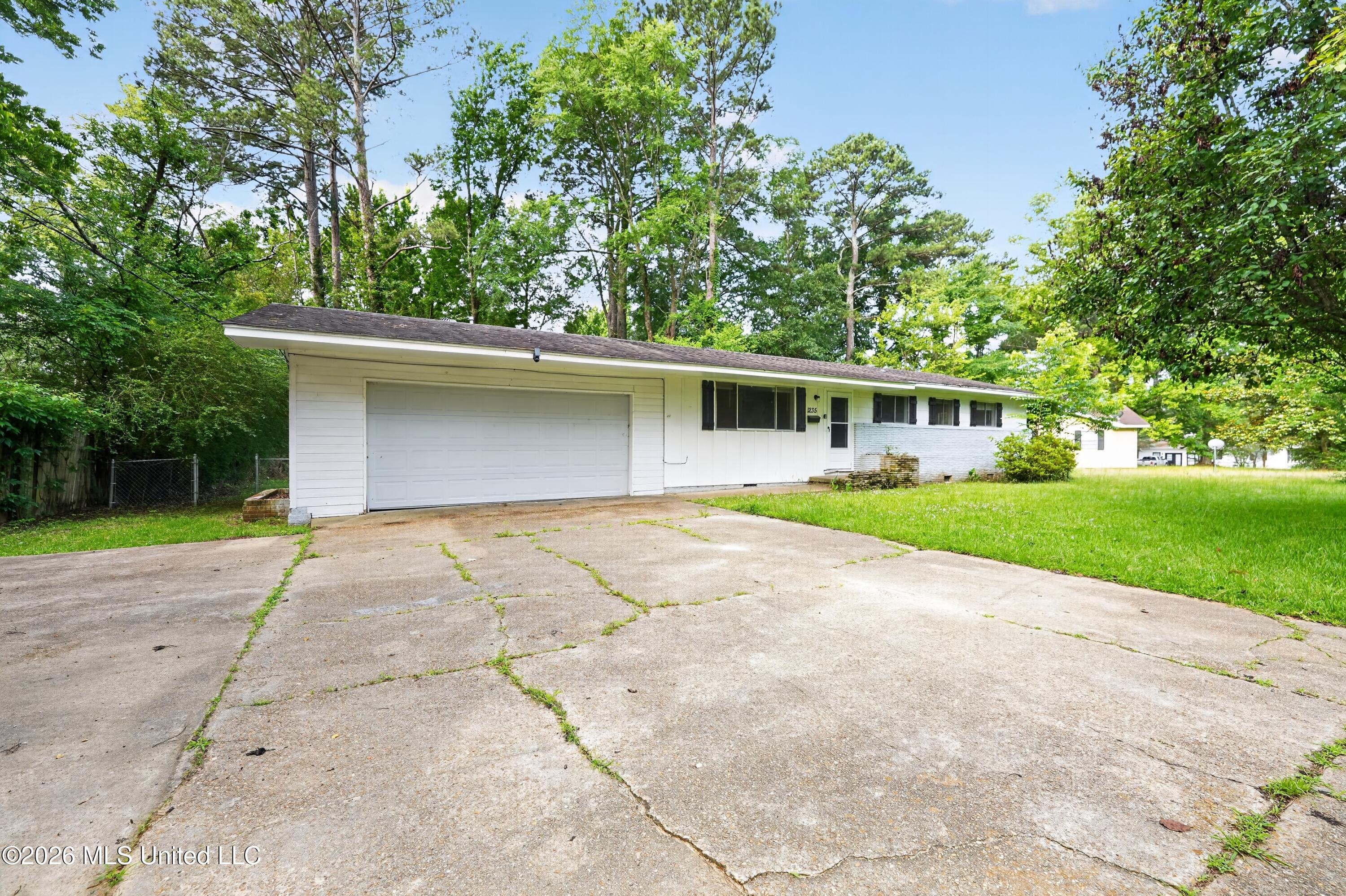 1235 Adkins Boulevard Property Photo 2