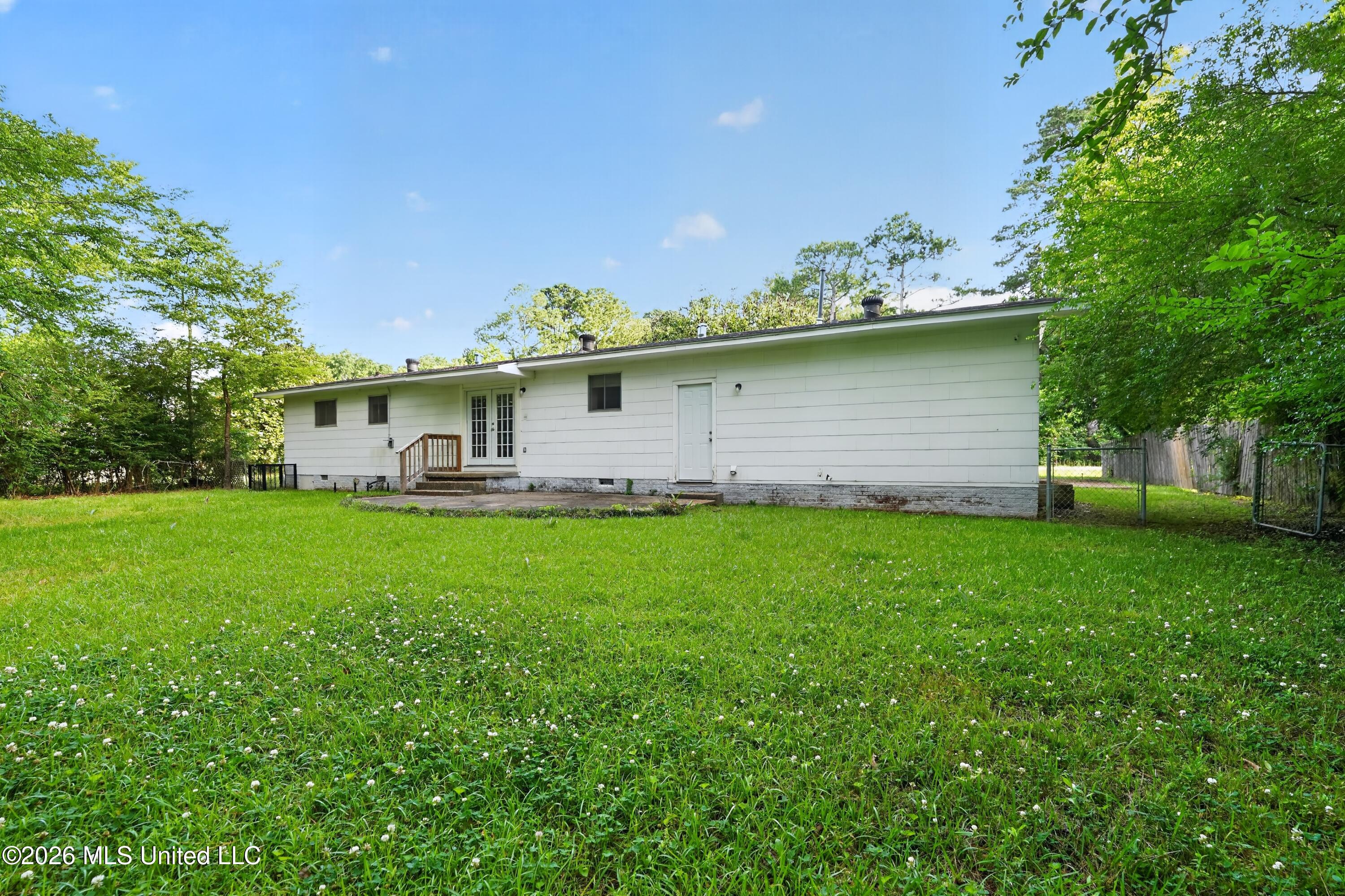 1235 Adkins Boulevard Property Photo 3